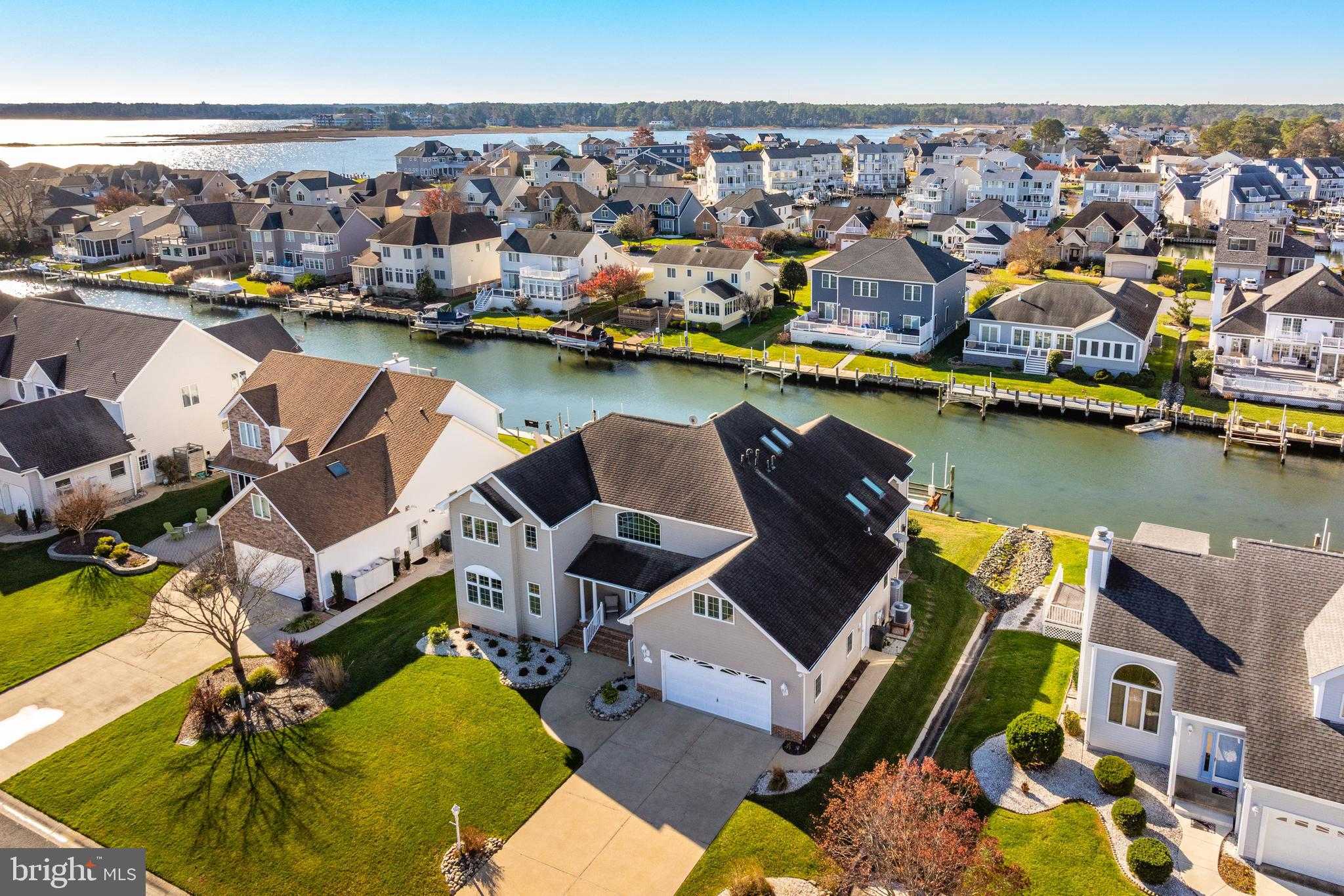 8 Leslie Mews photo 82