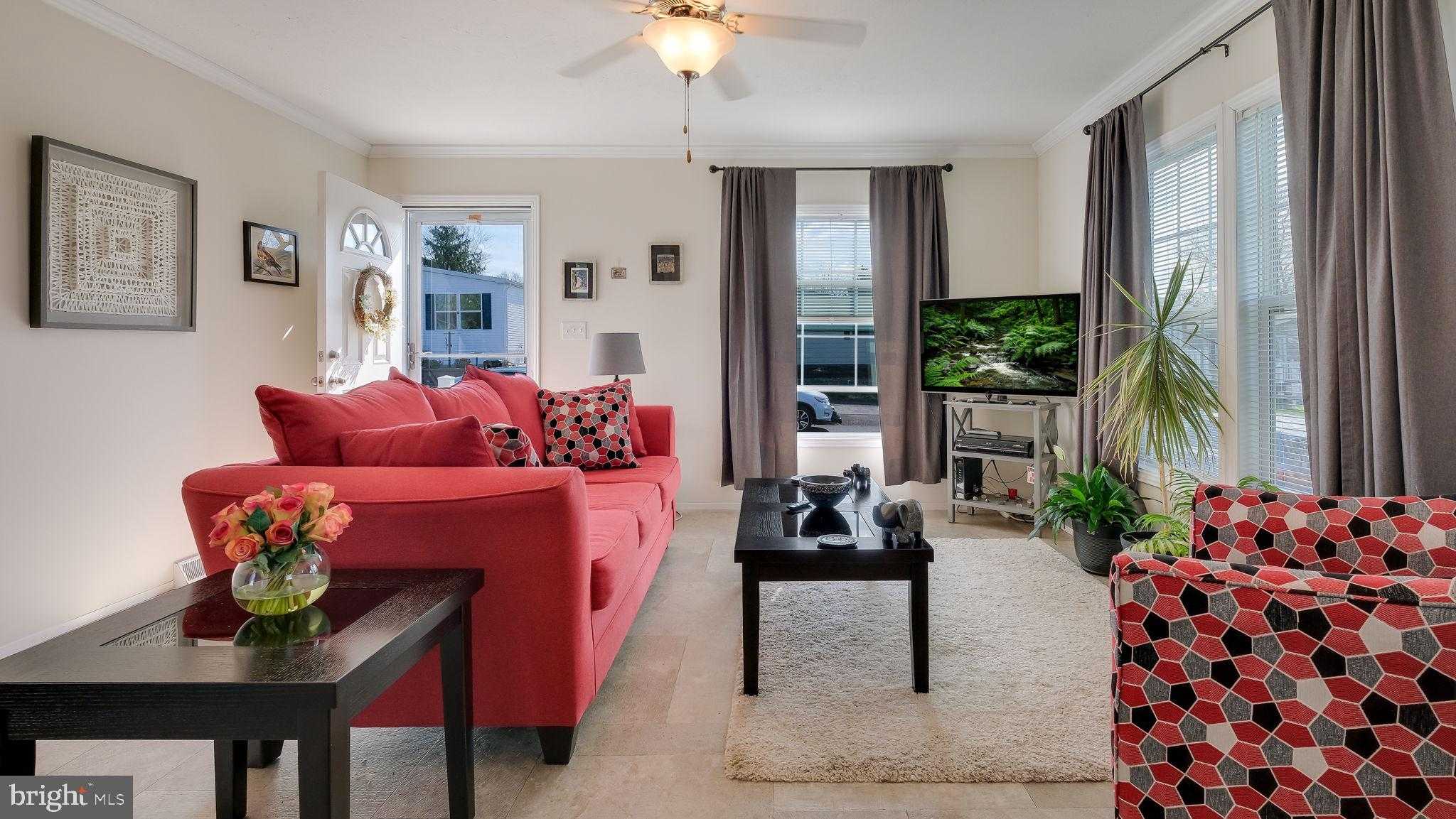 154 Hillside CT photo 7