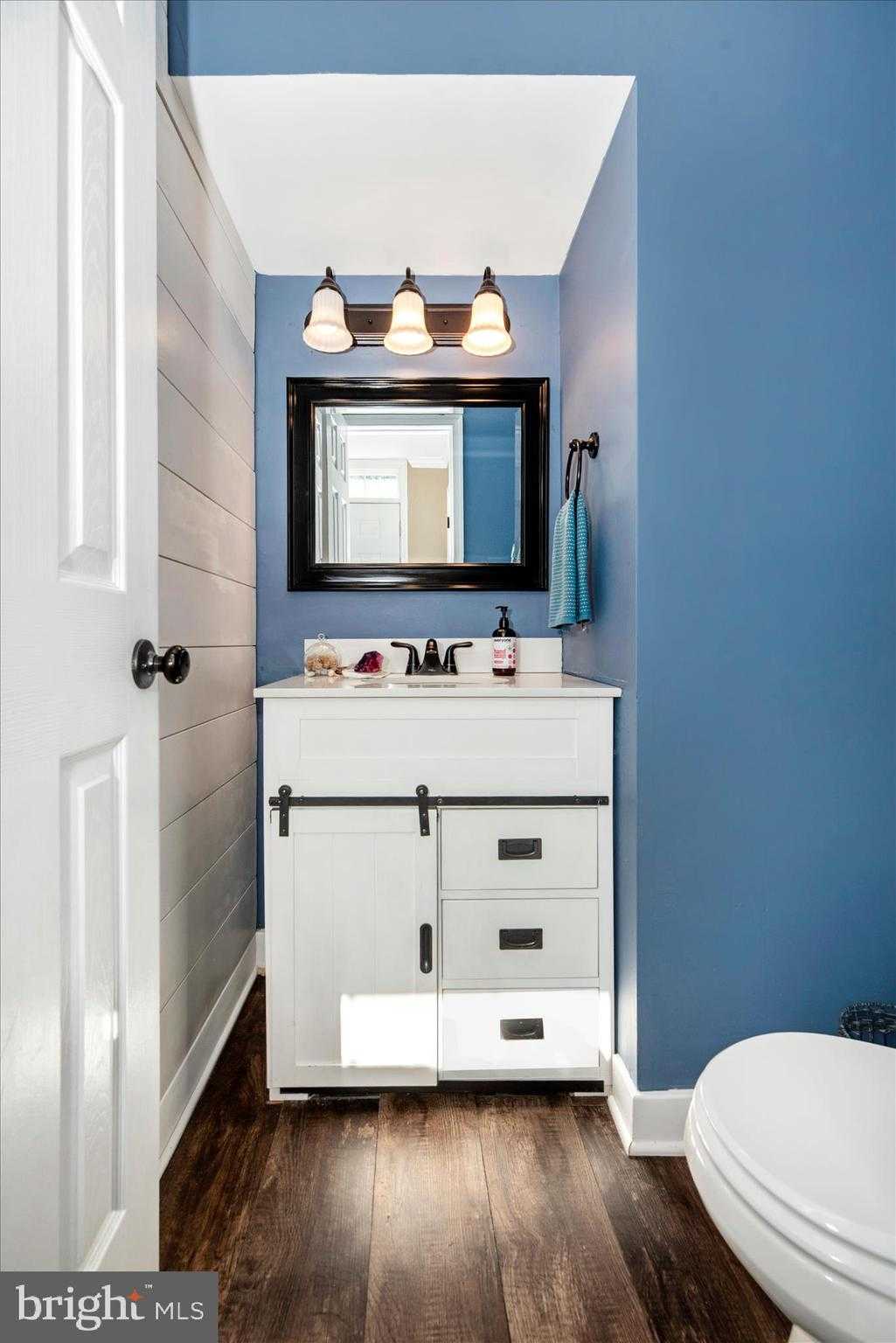 6630 Commodore CT photo 17