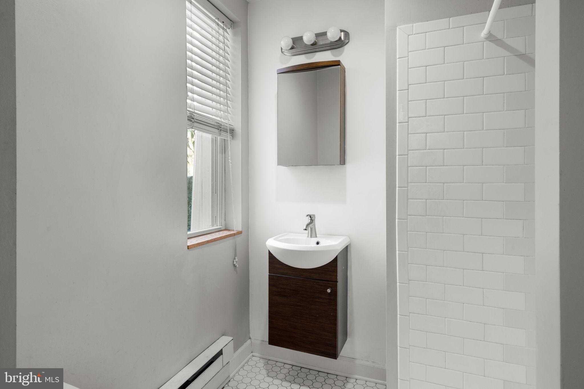 2054 Ellsworth St photo 25