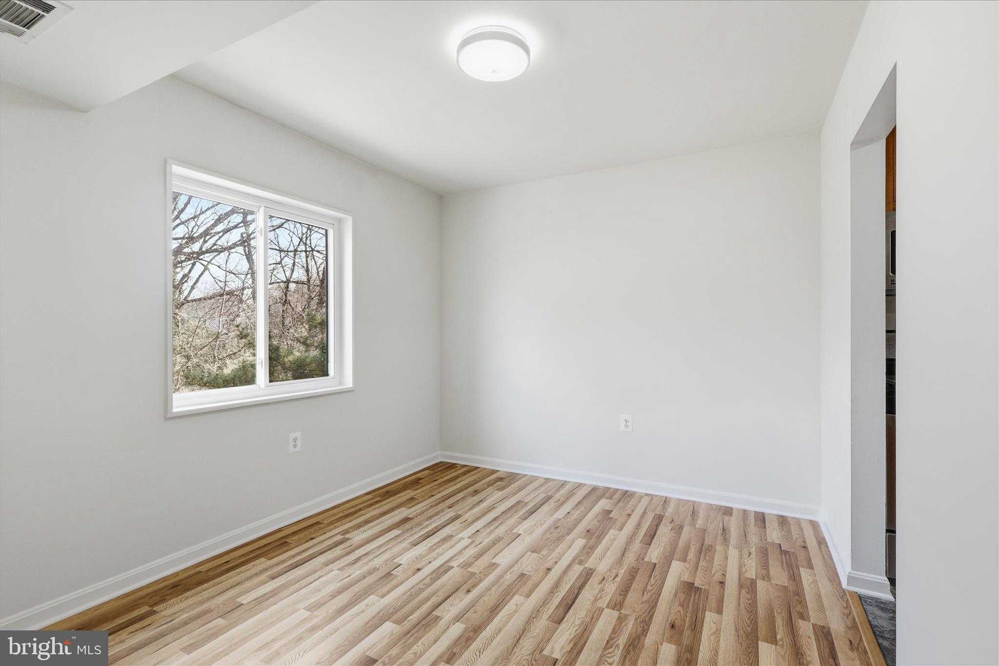 1433 Northgate Sq Unit 11b photo 12