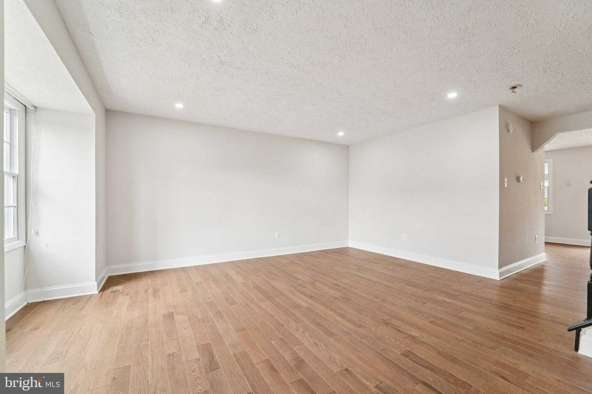 8727 Silver Hall Rd photo 3