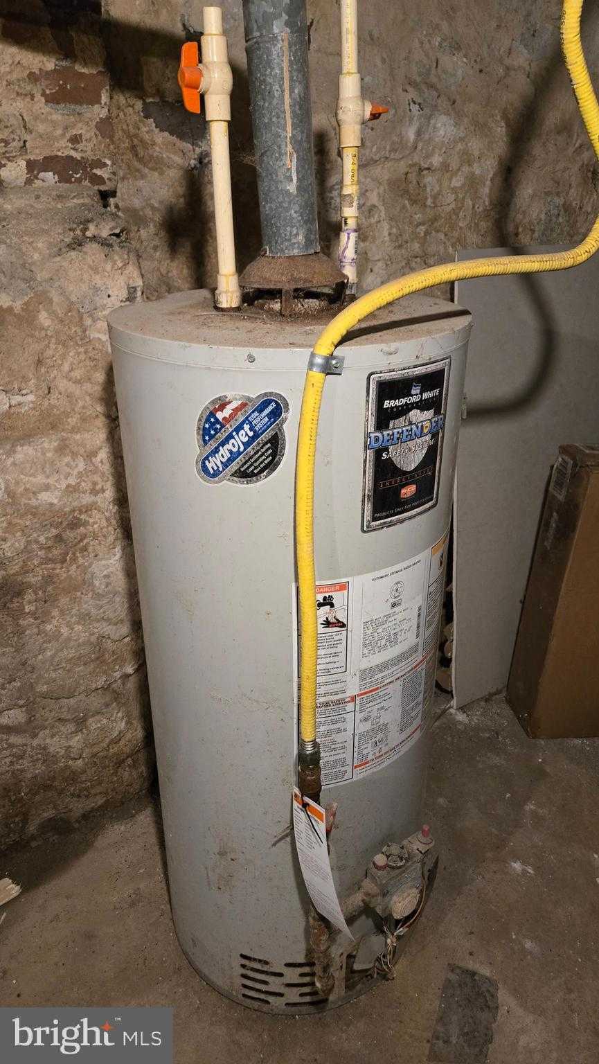 2503 Agate St photo 18