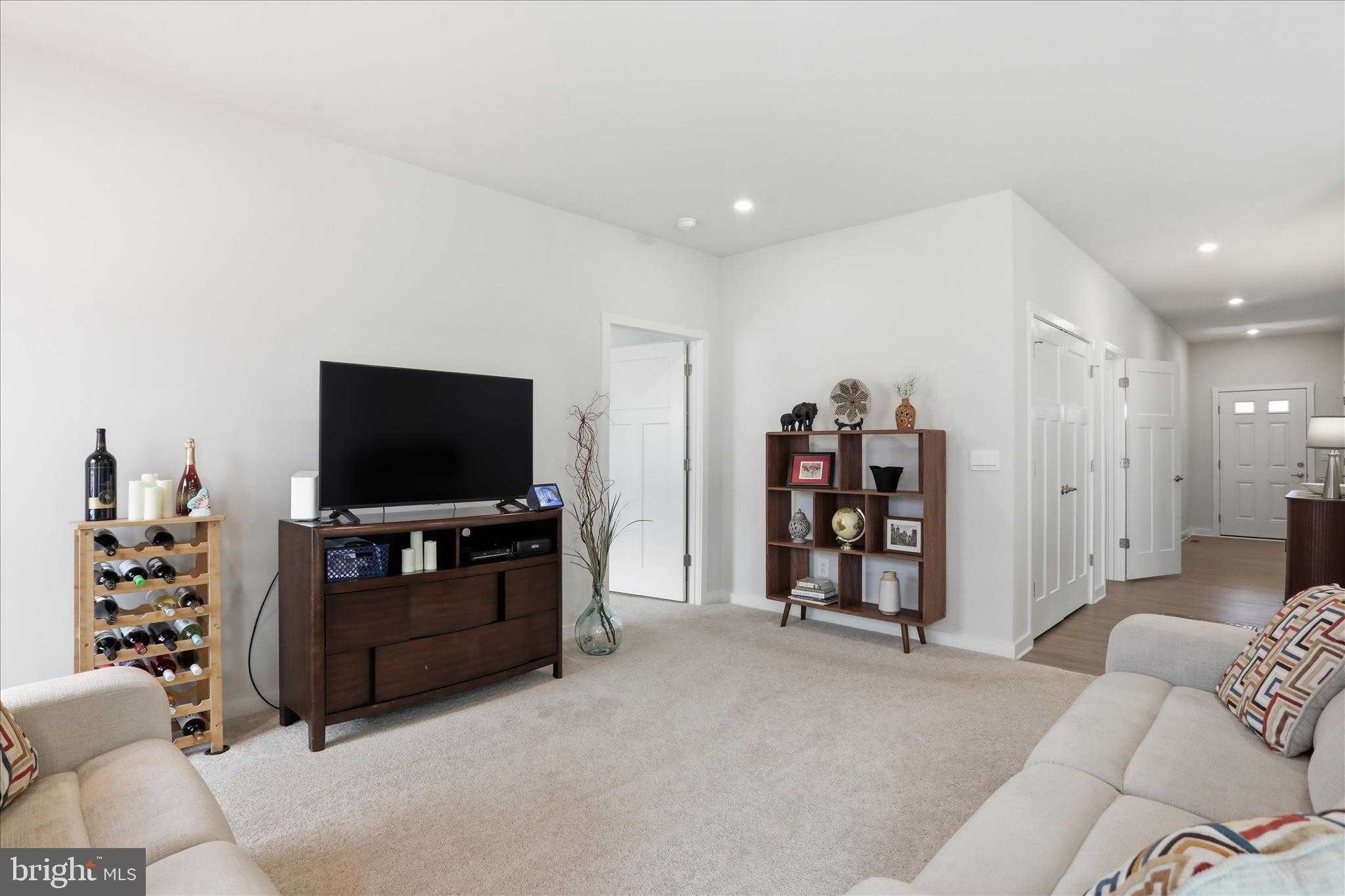 59 Outrigger Rd photo 8