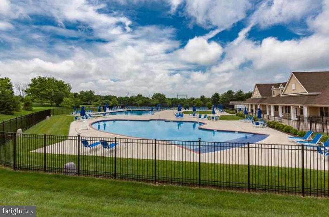 135 Birkdale Dr photo 41