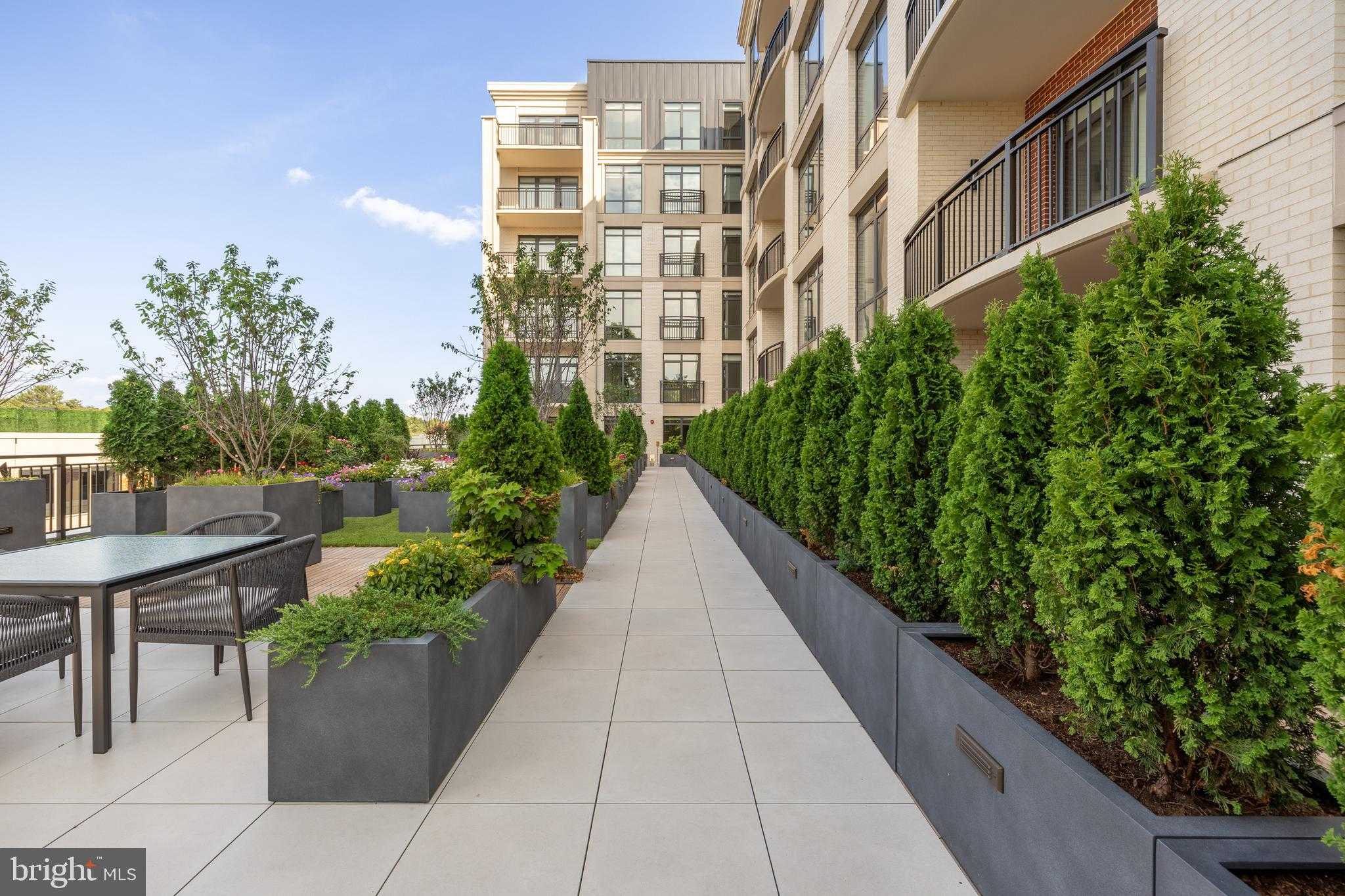 6718 Lowell Ave Unit 607 photo 32