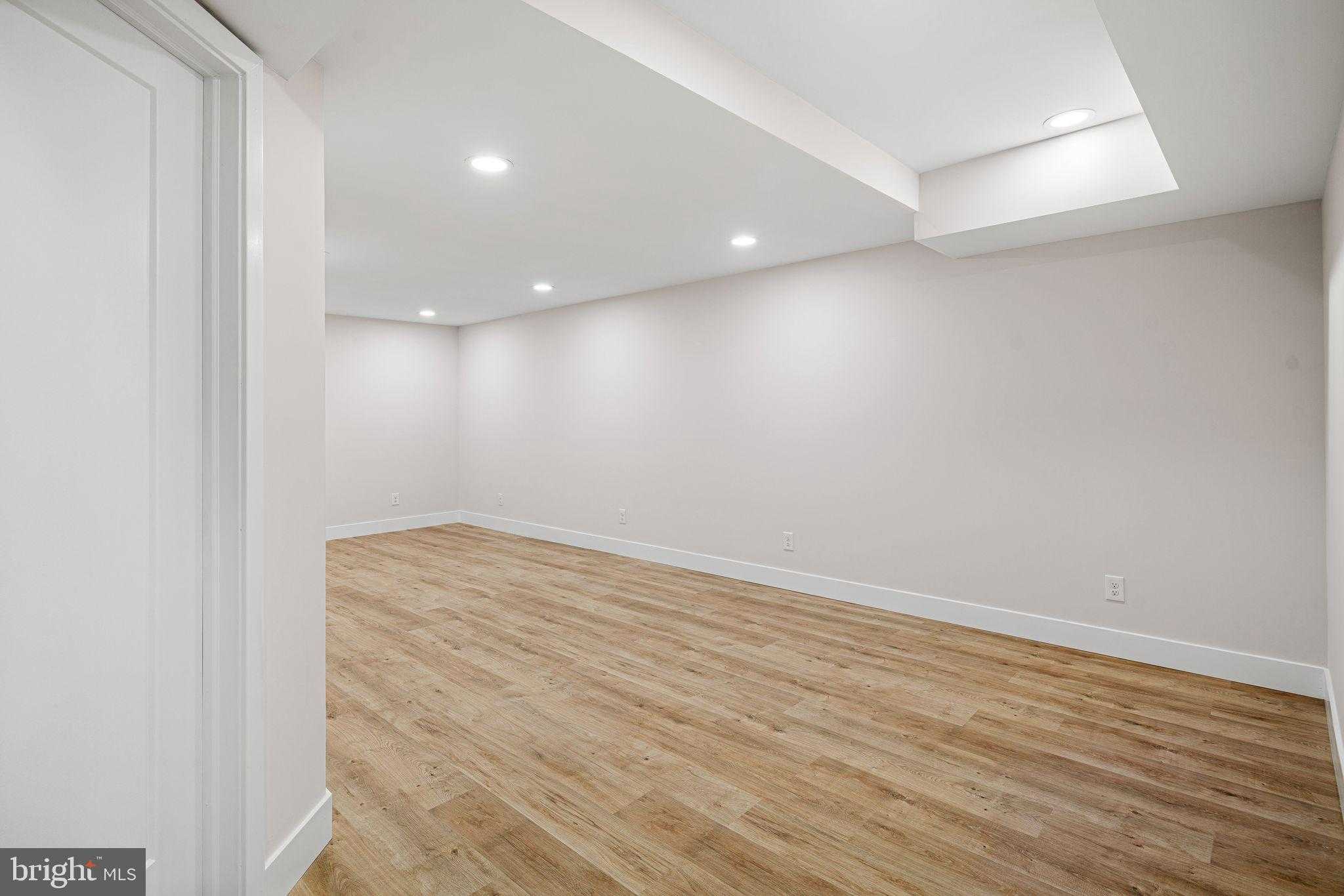 323 Winding Way photo 30