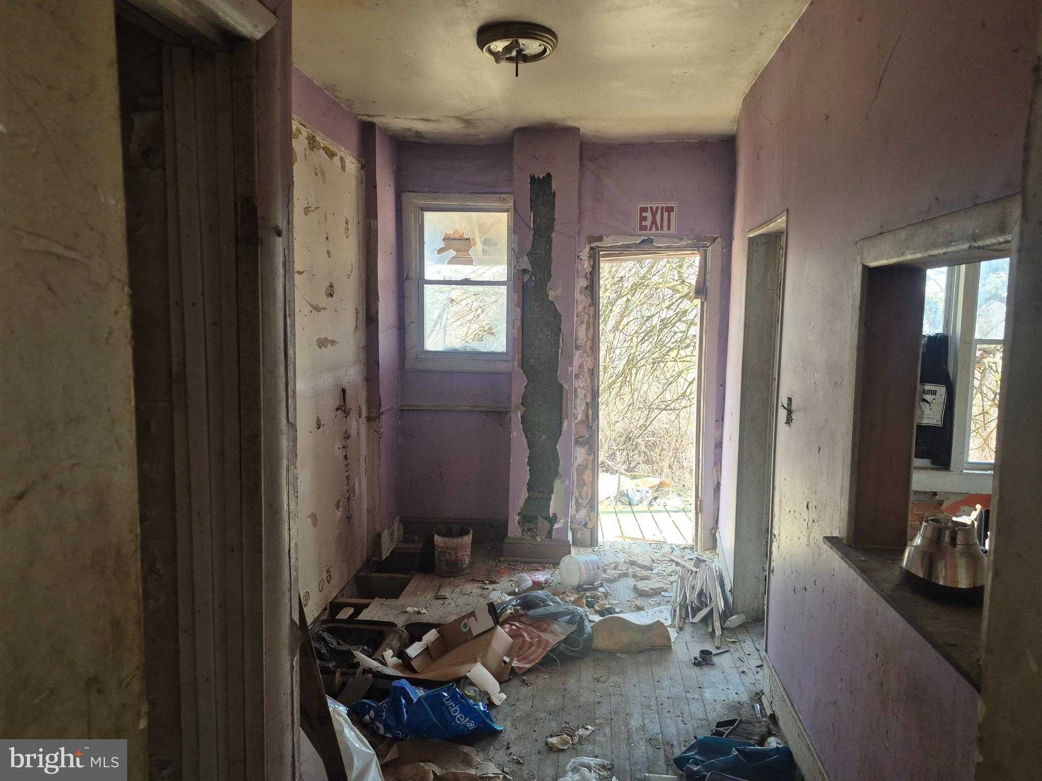 213 S Catherine St photo 7