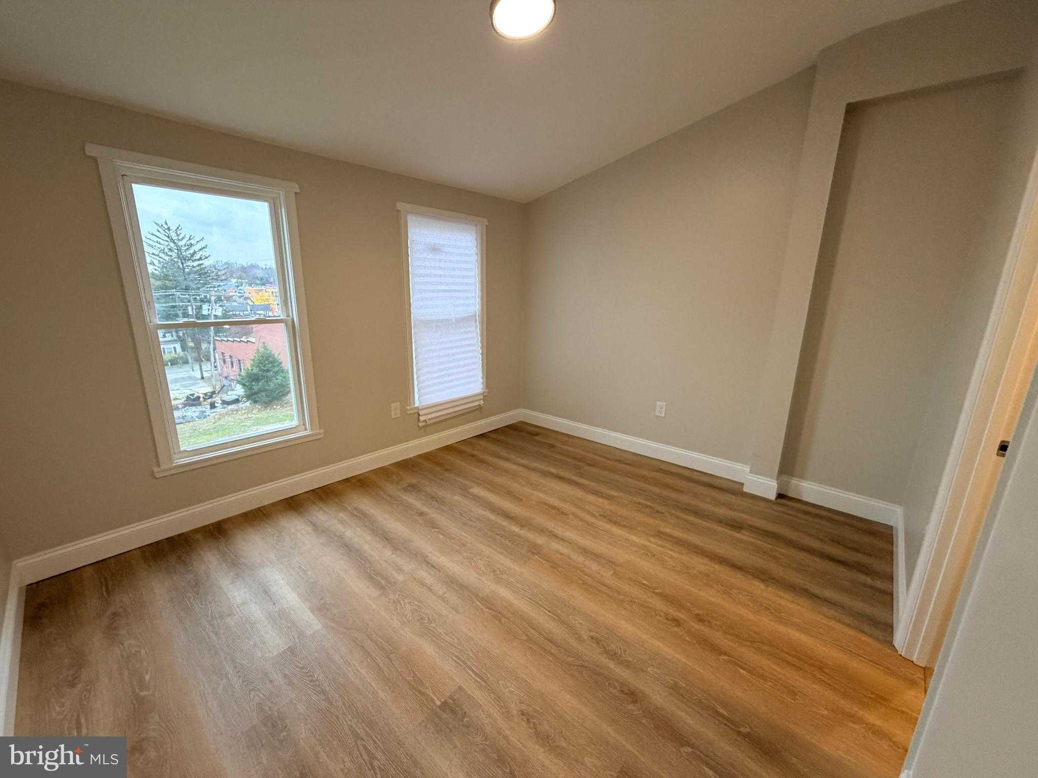 3 E Overlea Ave photo 25