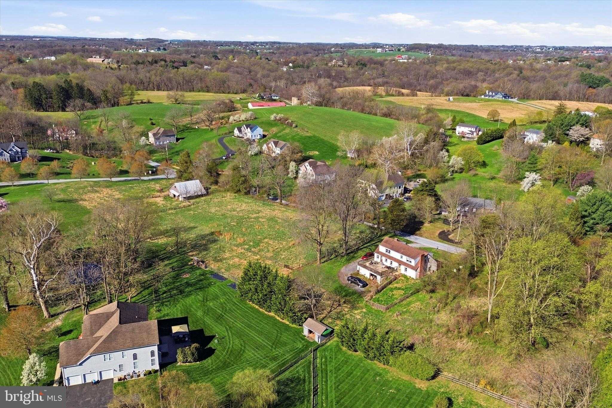 2004 Kings Row Rd photo 9