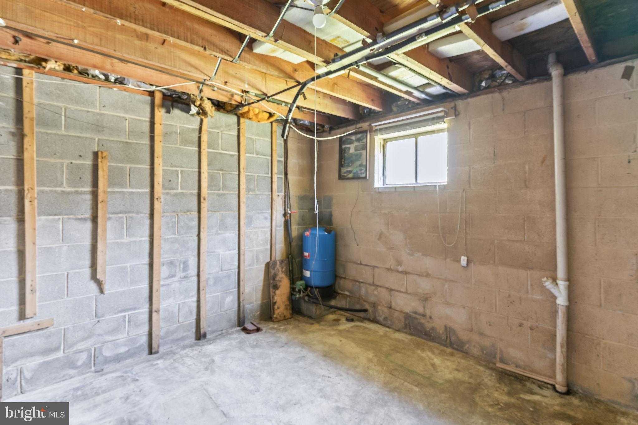 8400 Warren Dr photo 25