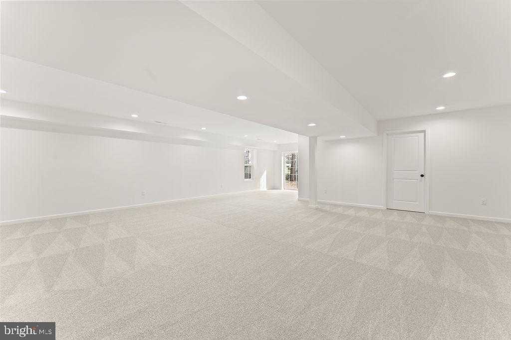 946 Pottiesville Rd photo 33