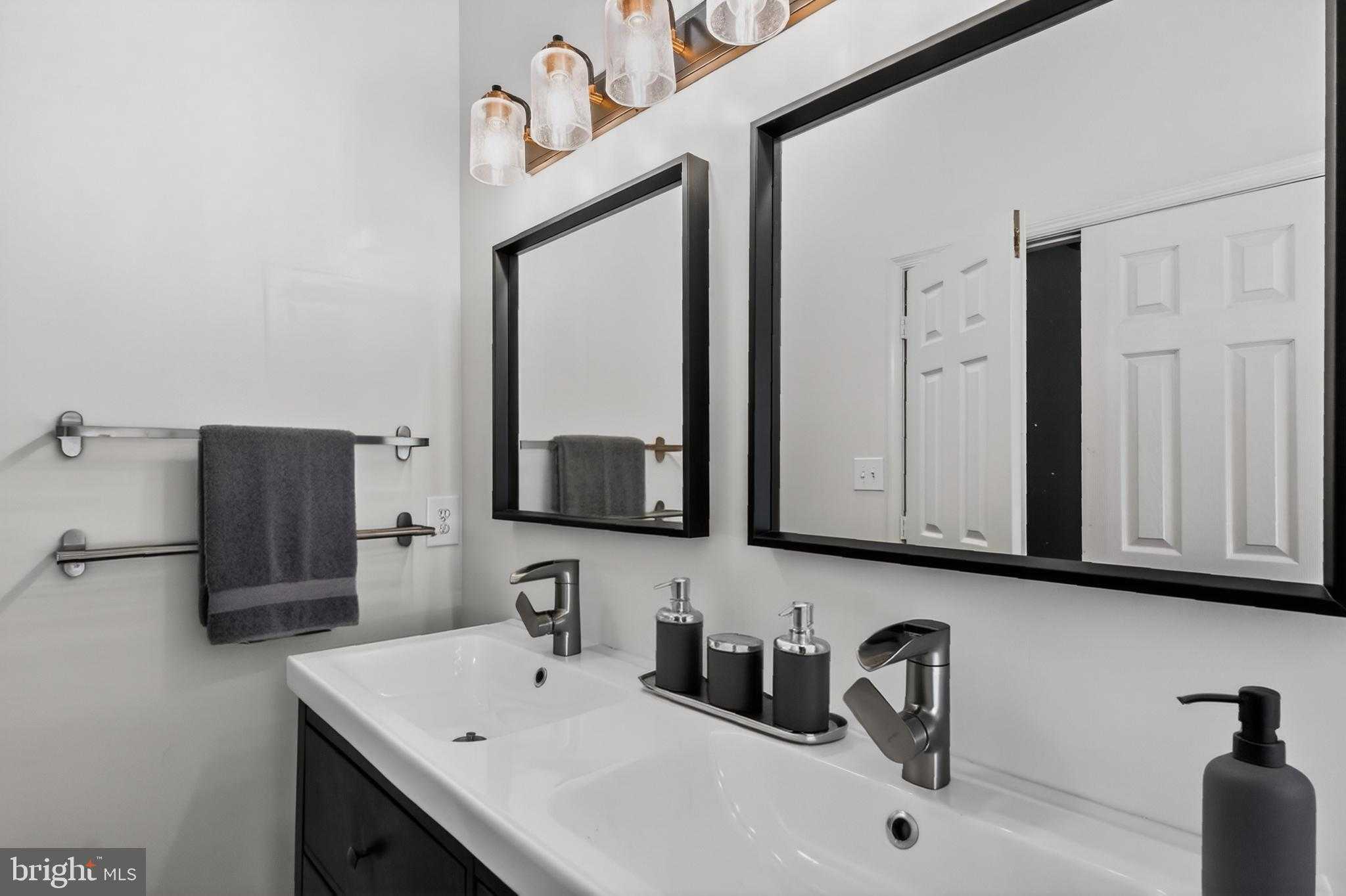 14647 Seasons Dr photo 15