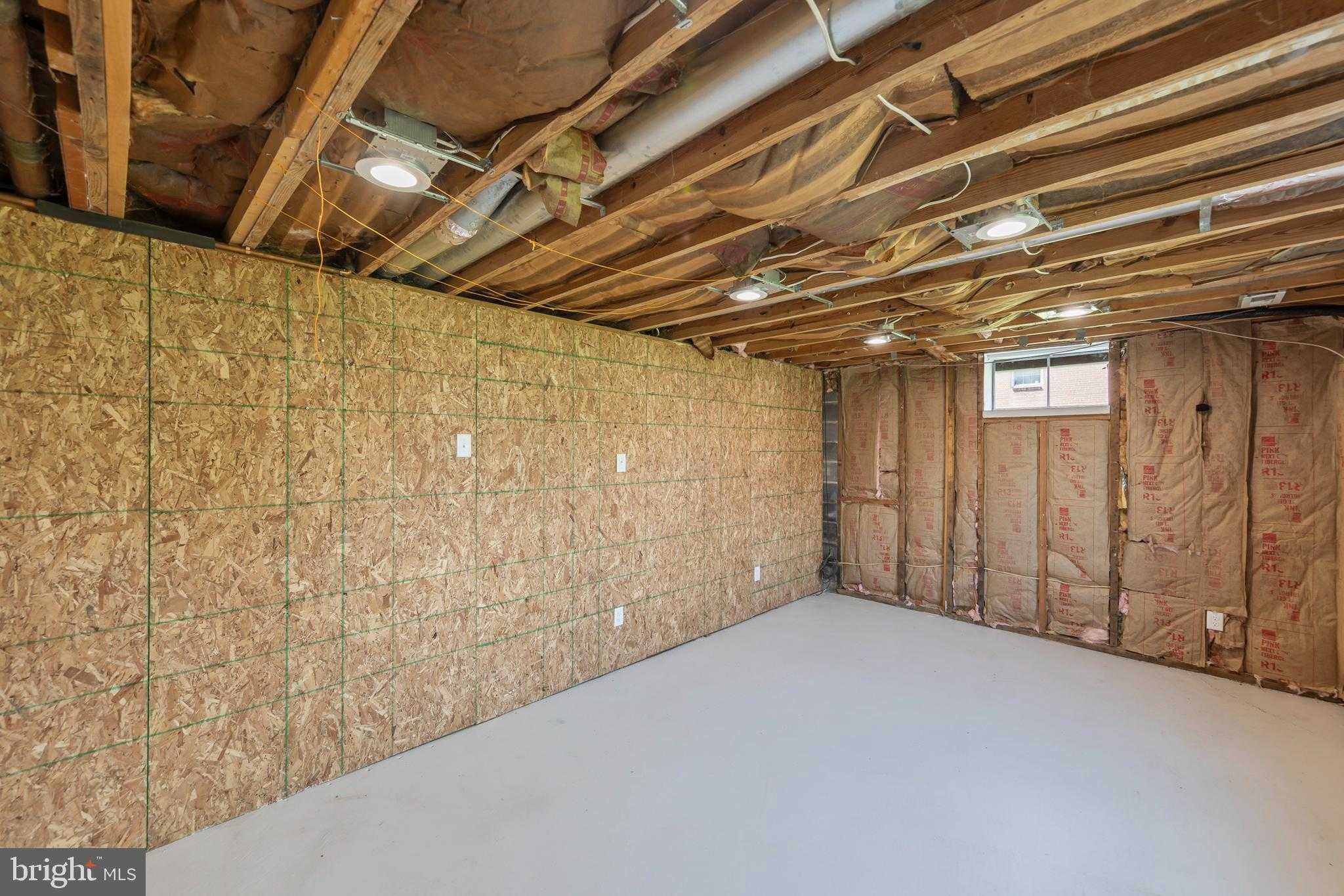 101 W 17th St photo 24