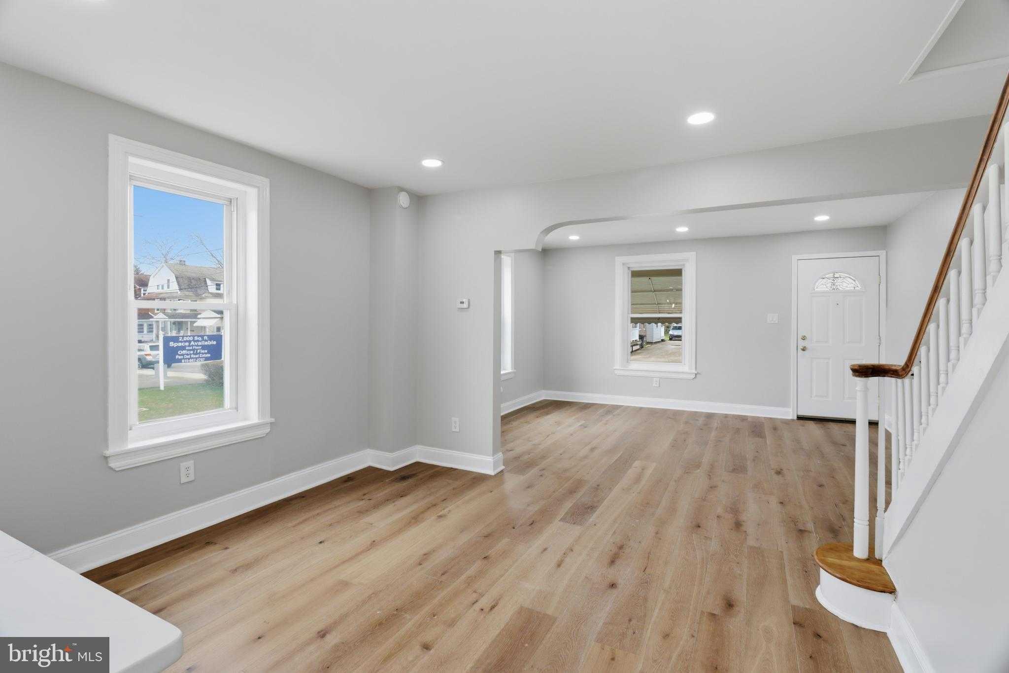 825 Aubrey Ave photo 14