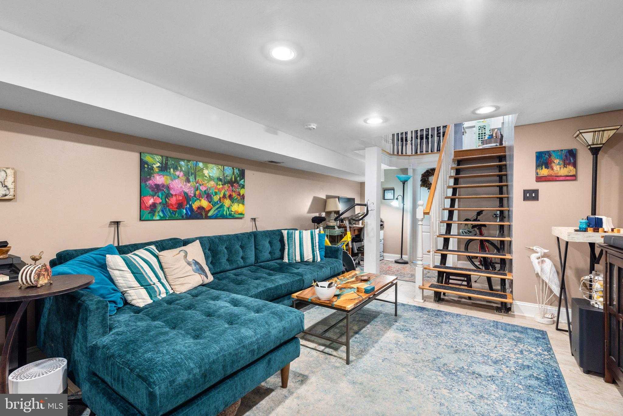 3228 Fait Ave photo 32