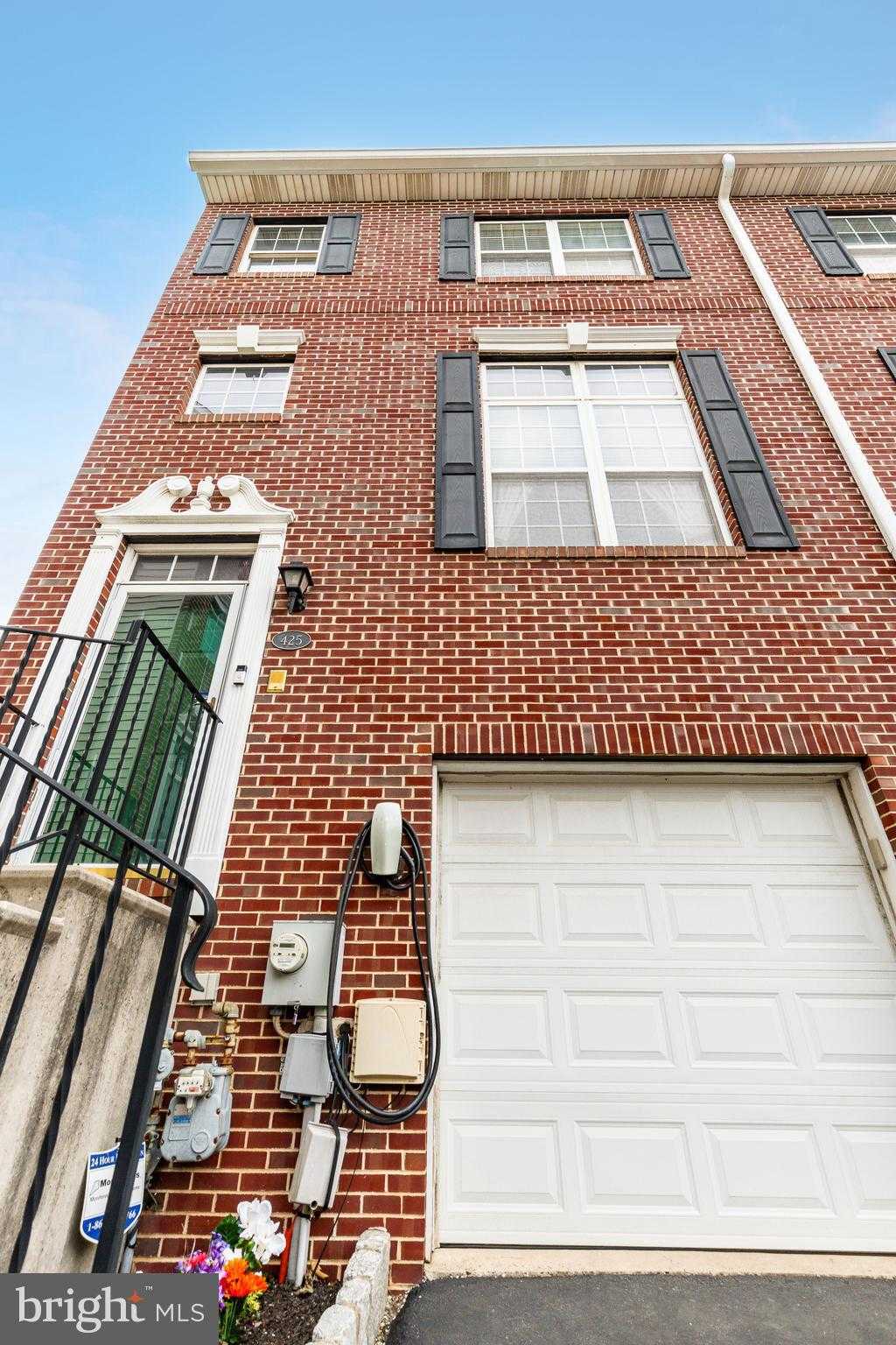 425 W 5th Ave photo 2