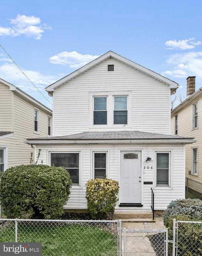 208 Center St, Dundalk