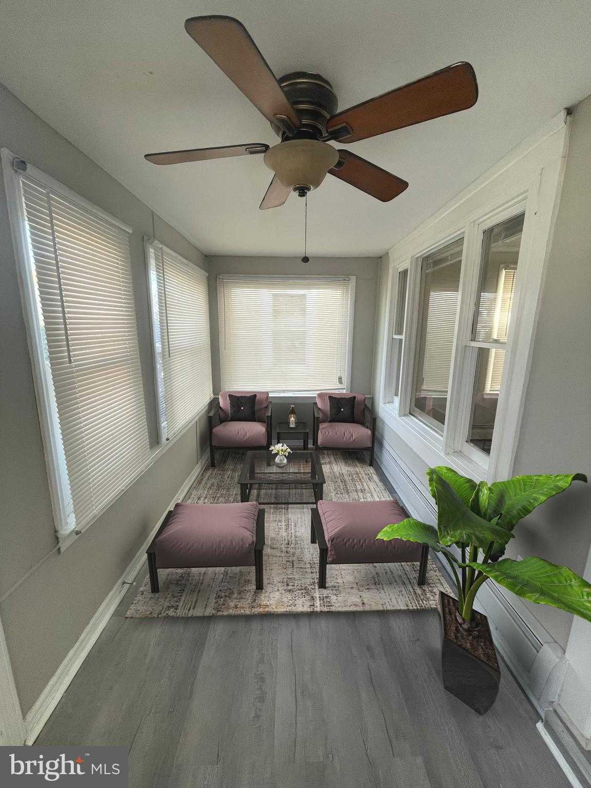 208 Center St photo 2