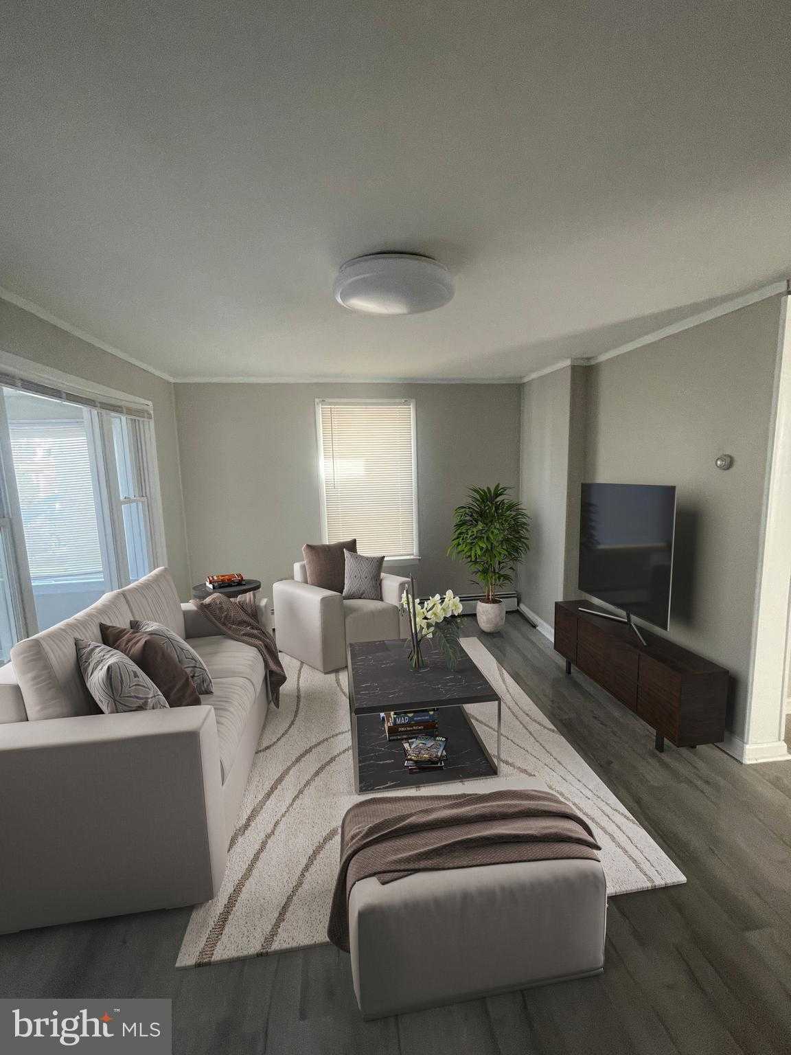 208 Center St photo 3