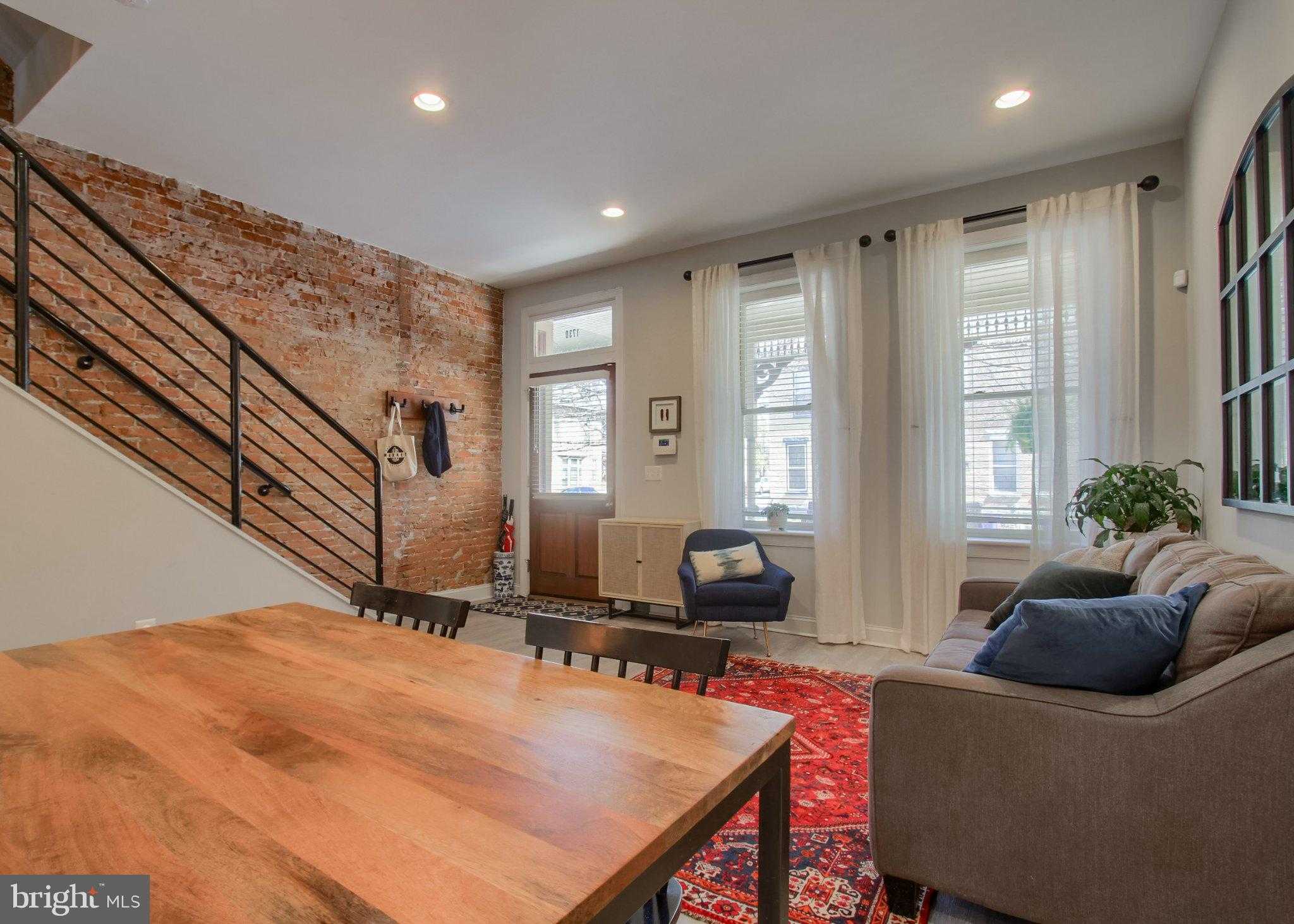 1730 Green St photo 15