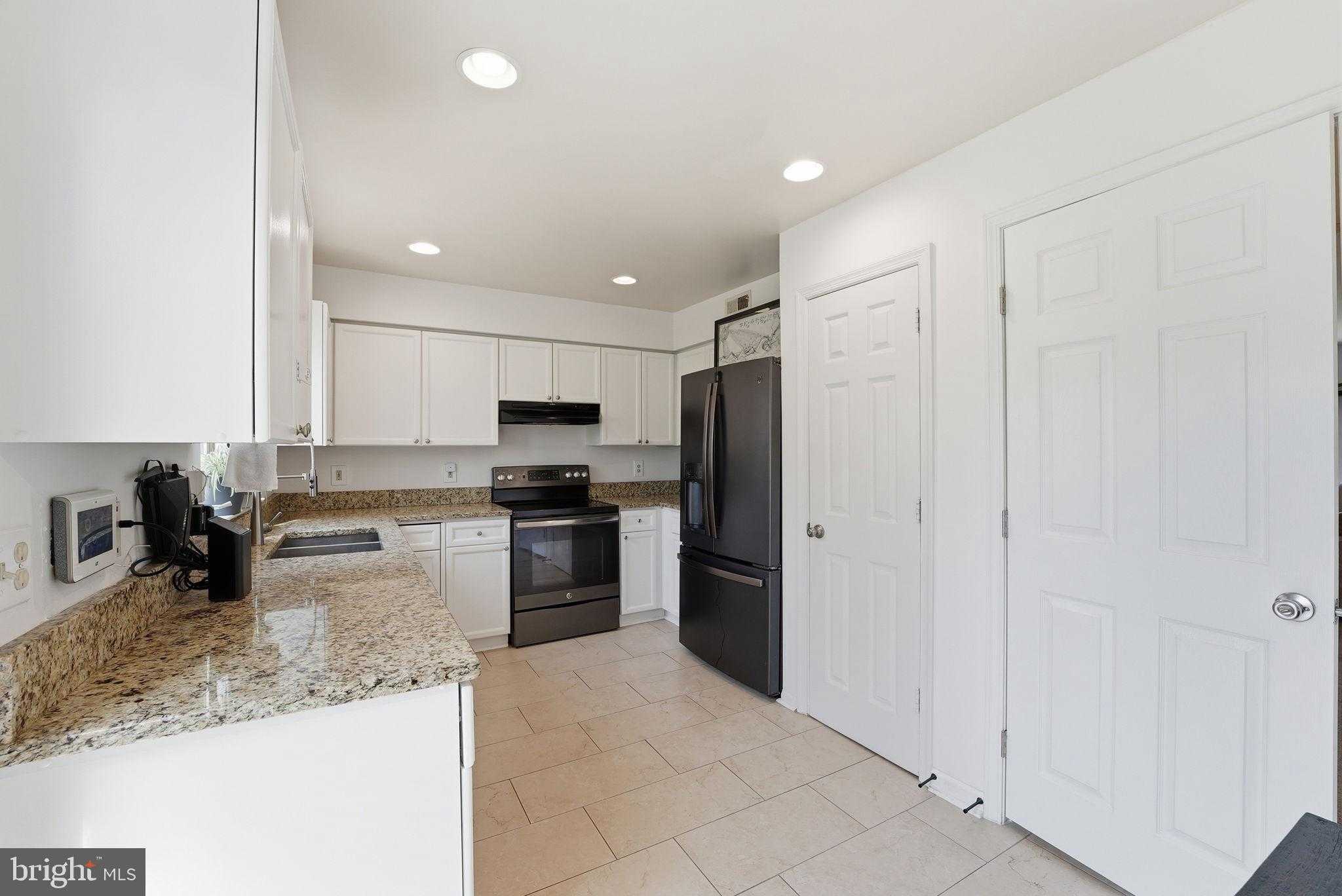 5982 Manorwood Dr photo 7