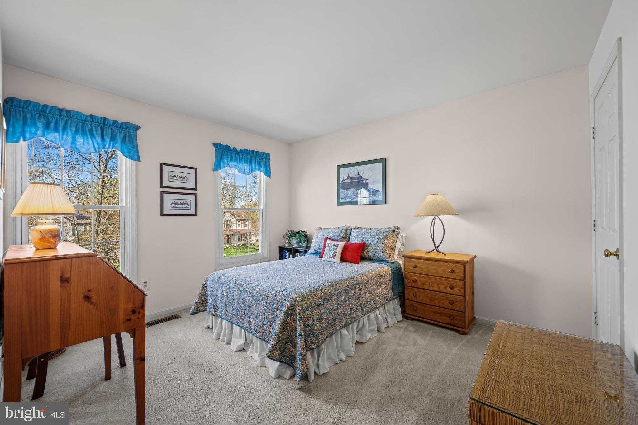 7823 Rockburn Dr photo 12