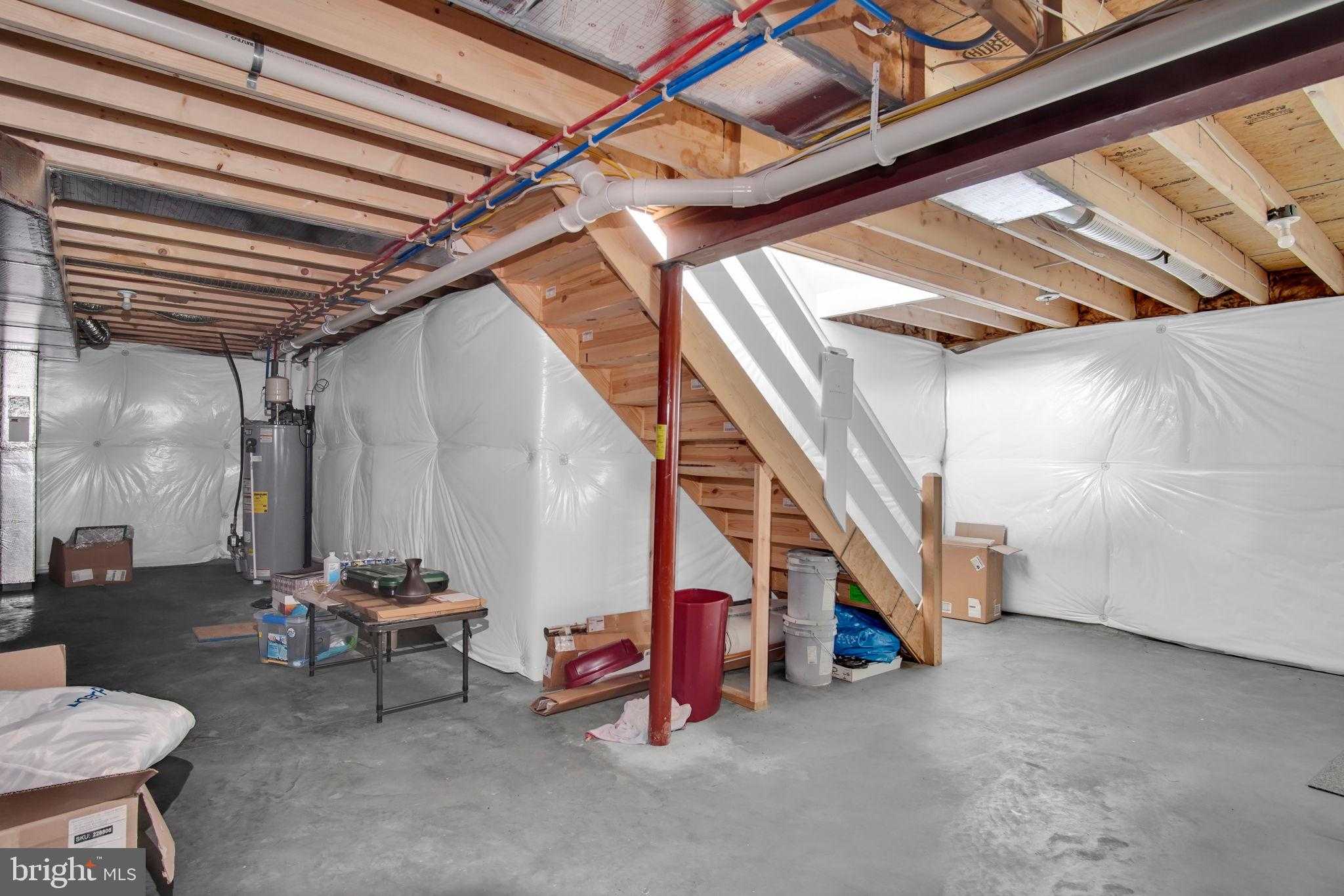 944 W North St photo 24