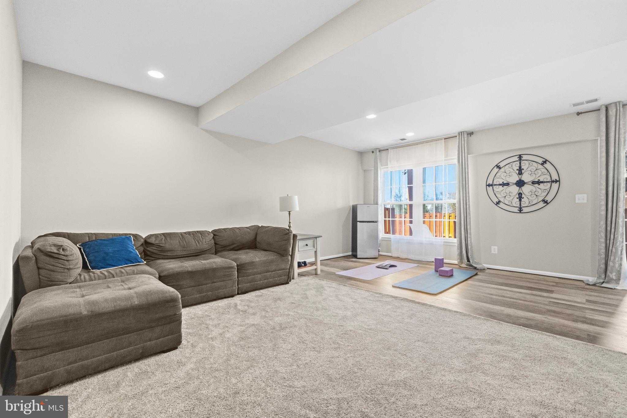 25409 Lisa Ter photo 34