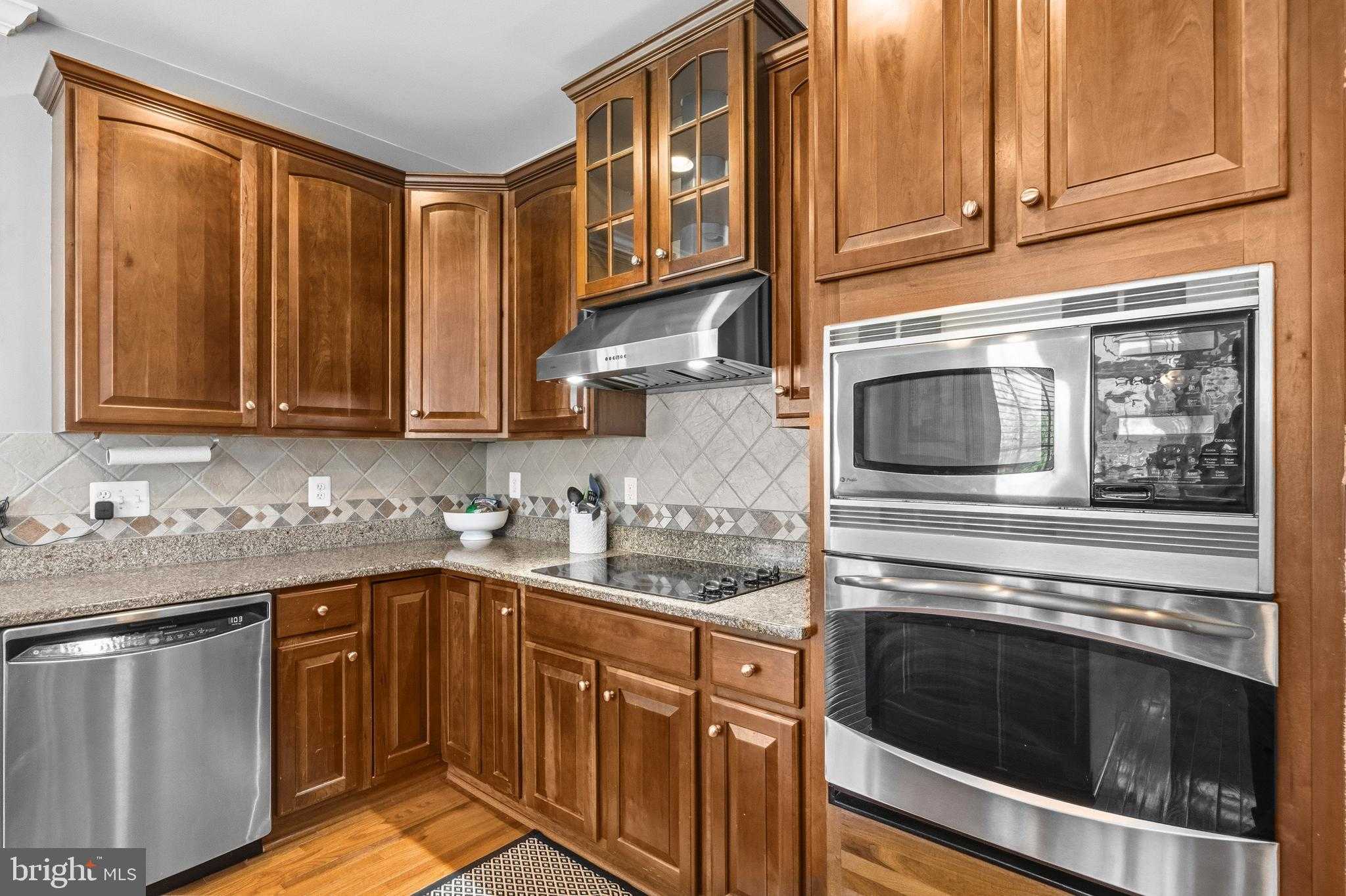 25409 Lisa Ter photo 50