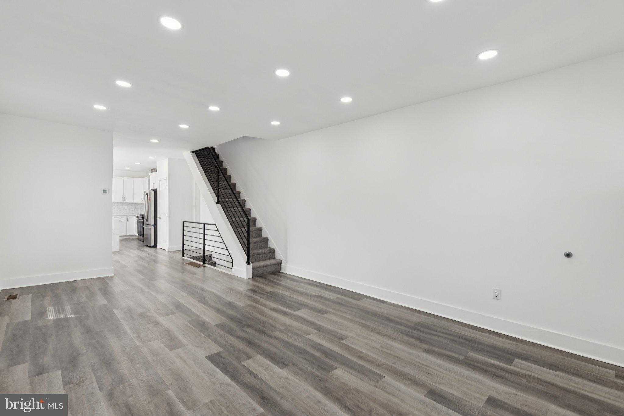 5914 N Norwood St photo 24