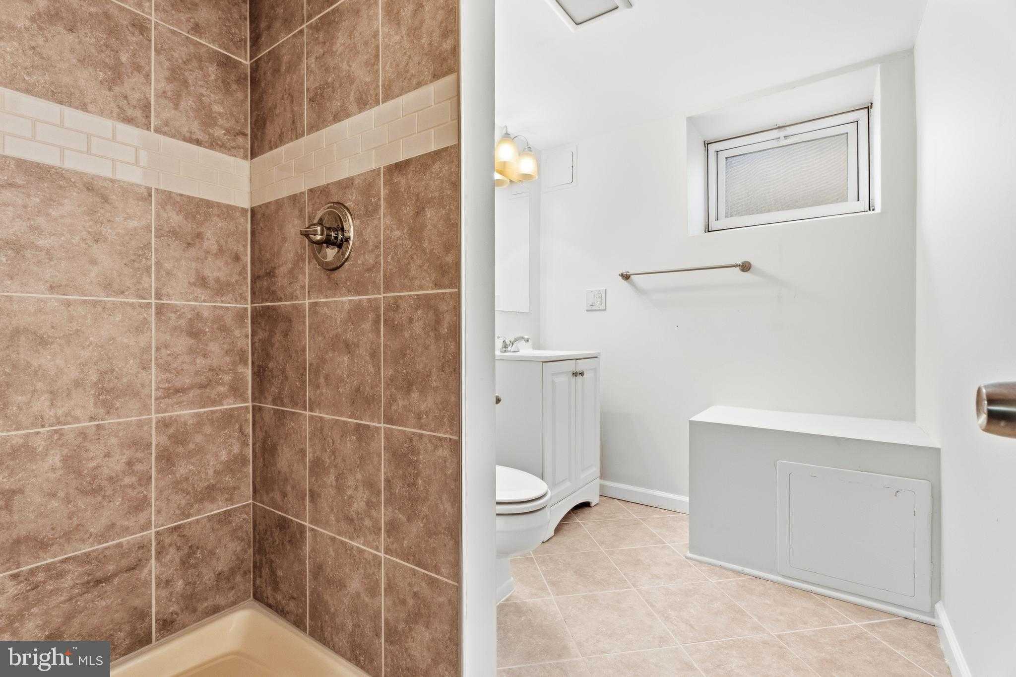 8111 Dalesford Rd photo 35