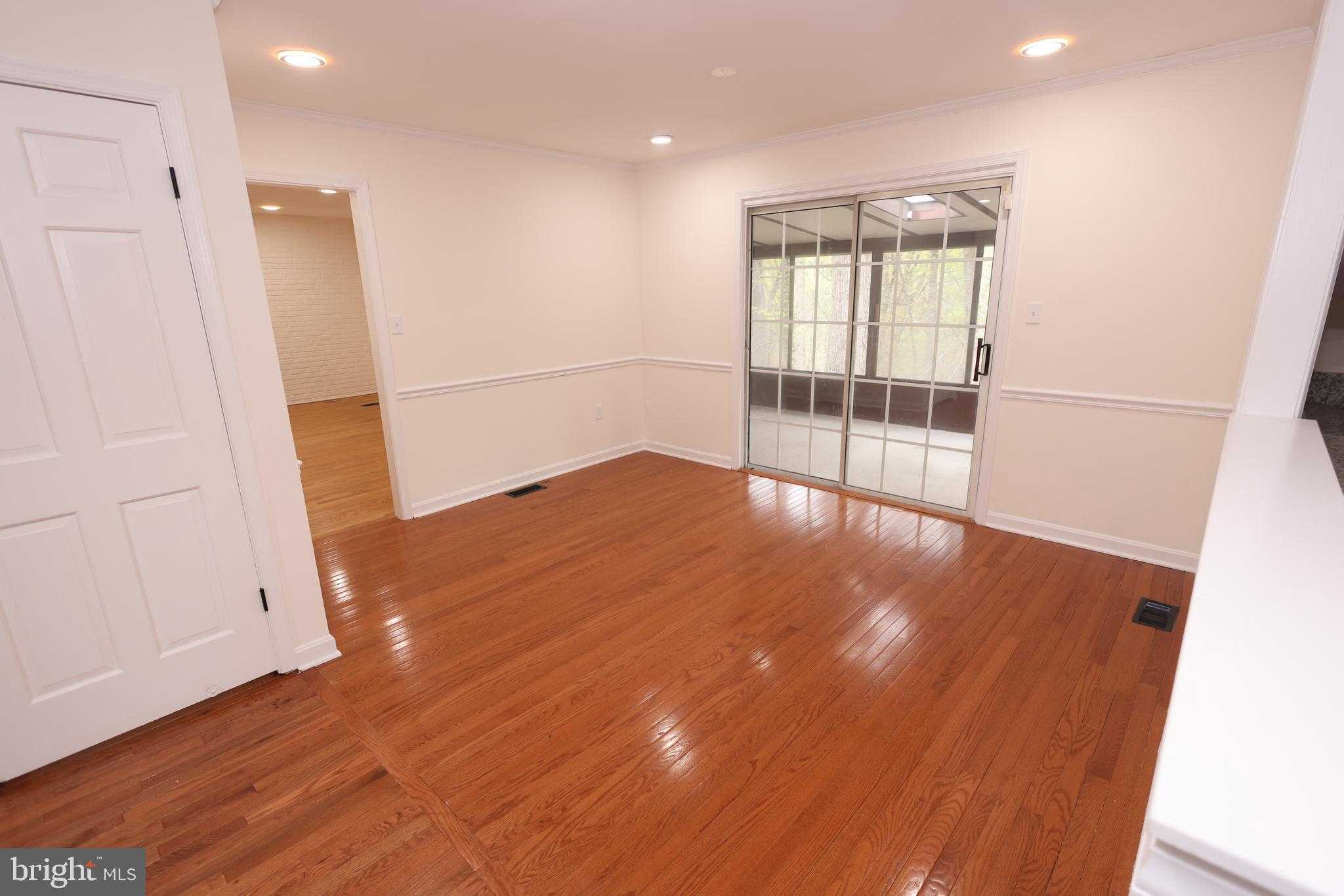 508 Holly Rd photo 4