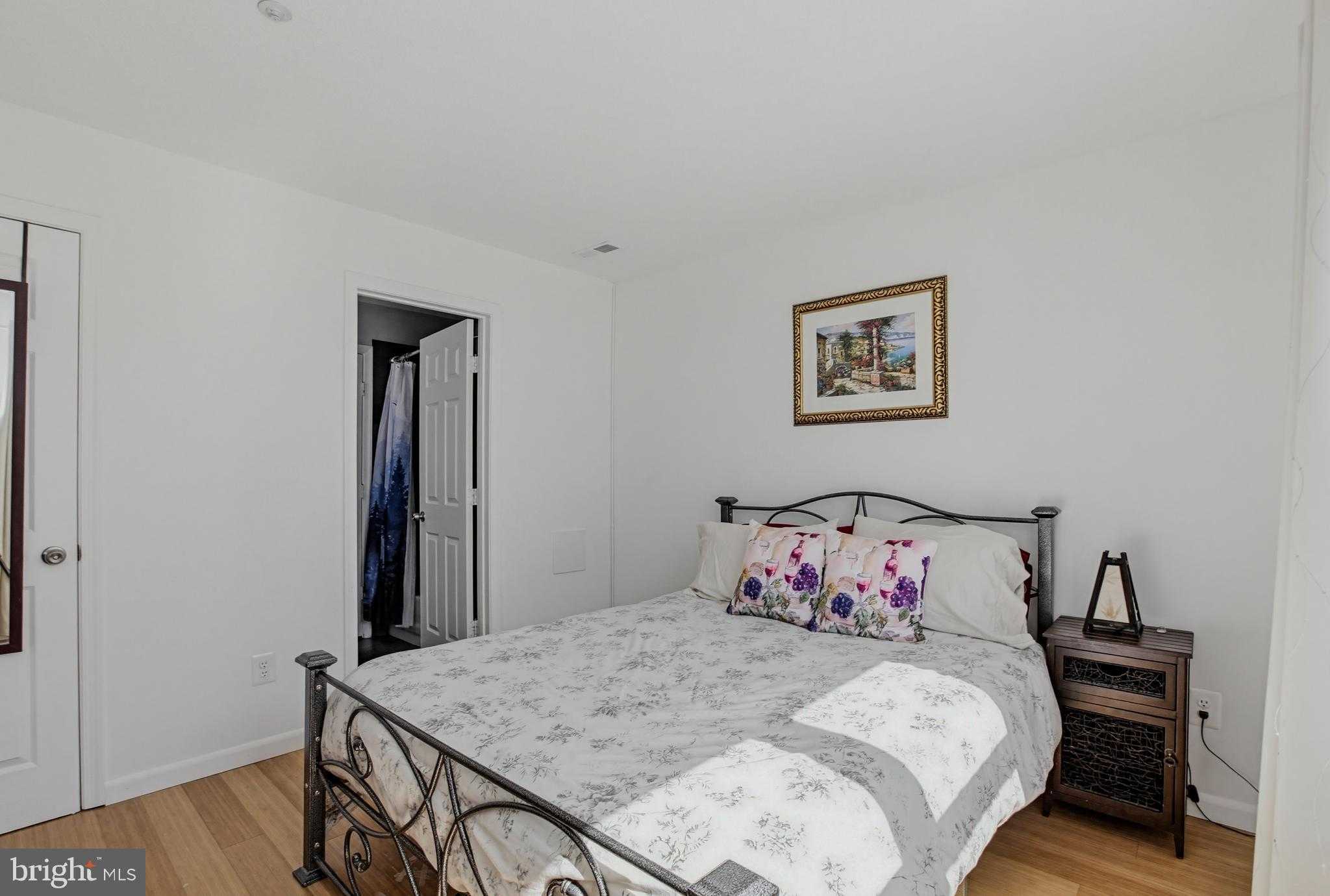 10007 Vanderbilt Cir Apt 12 photo 29