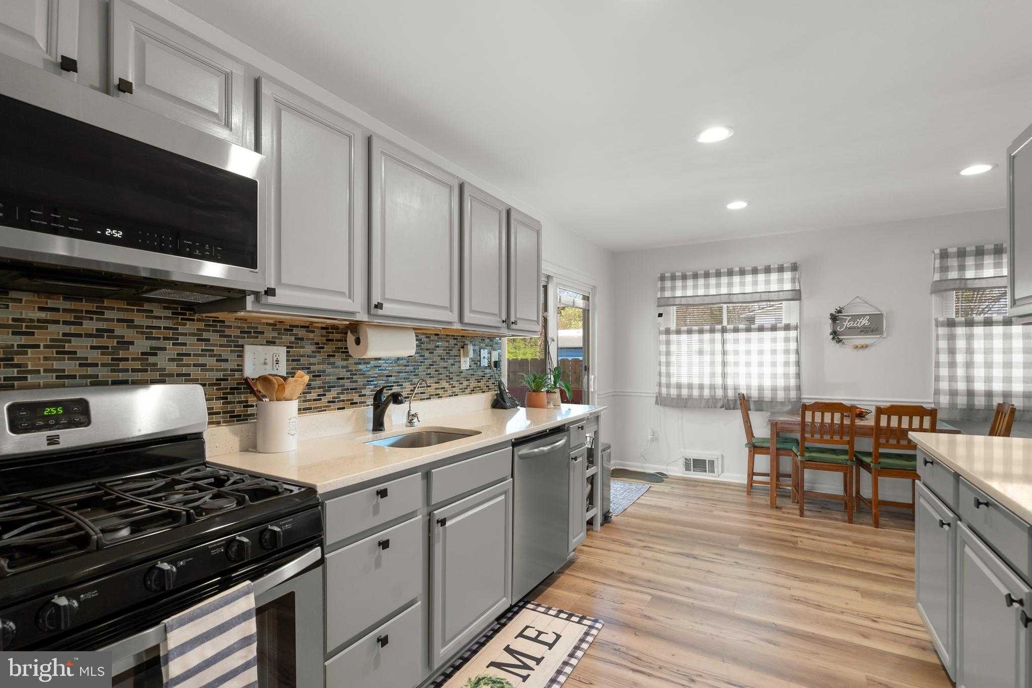 14606 Westbury Rd photo 8