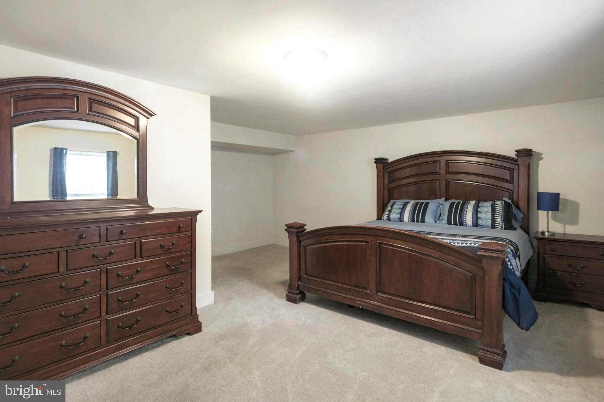 114 Bennington Way photo 37