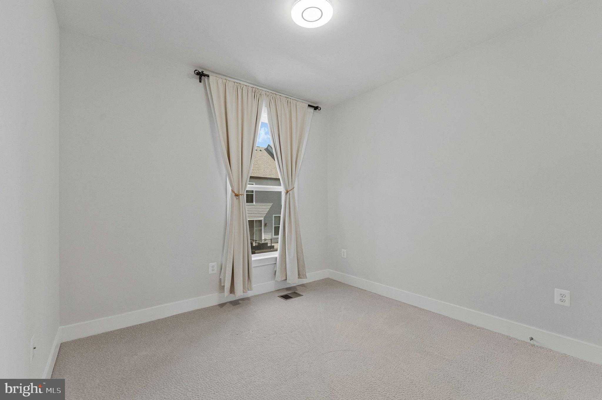 2491 Liberty Loop photo 33