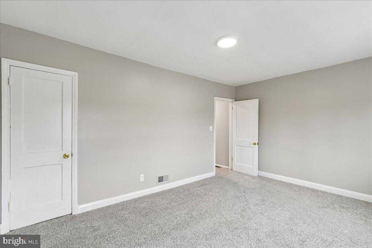 732 Arncliffe Rd photo 14