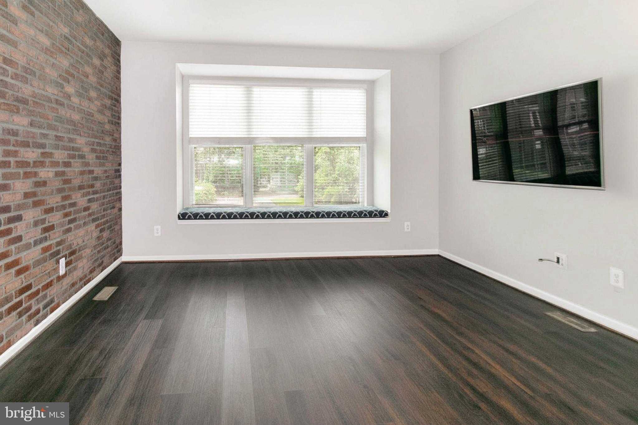 278 Train Whistle Ter SE photo 7