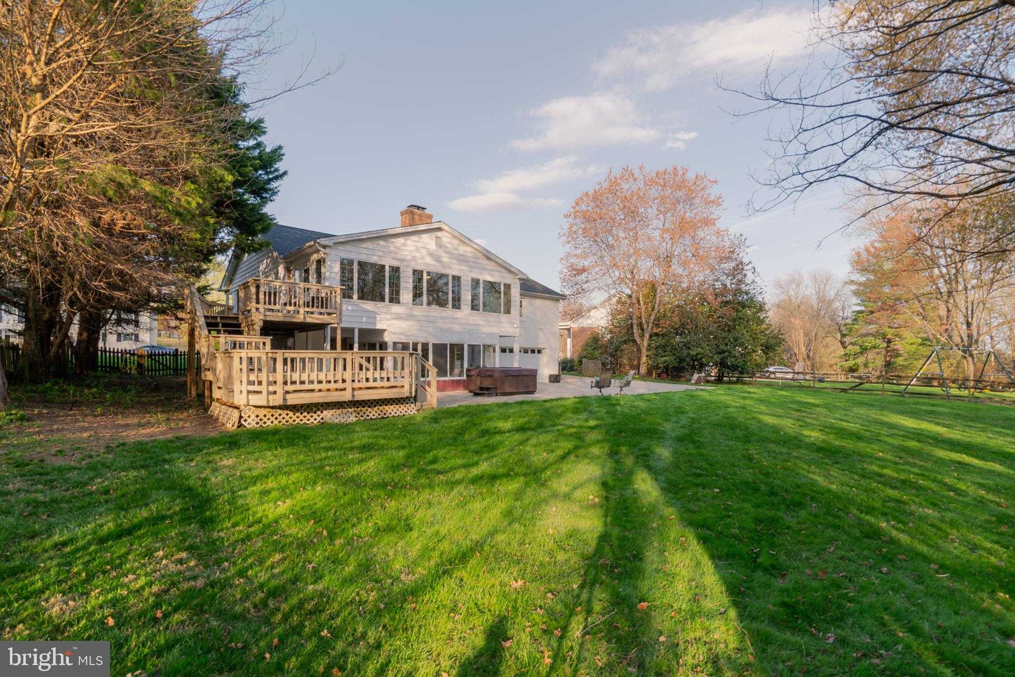 1347 Macbeth St photo 15