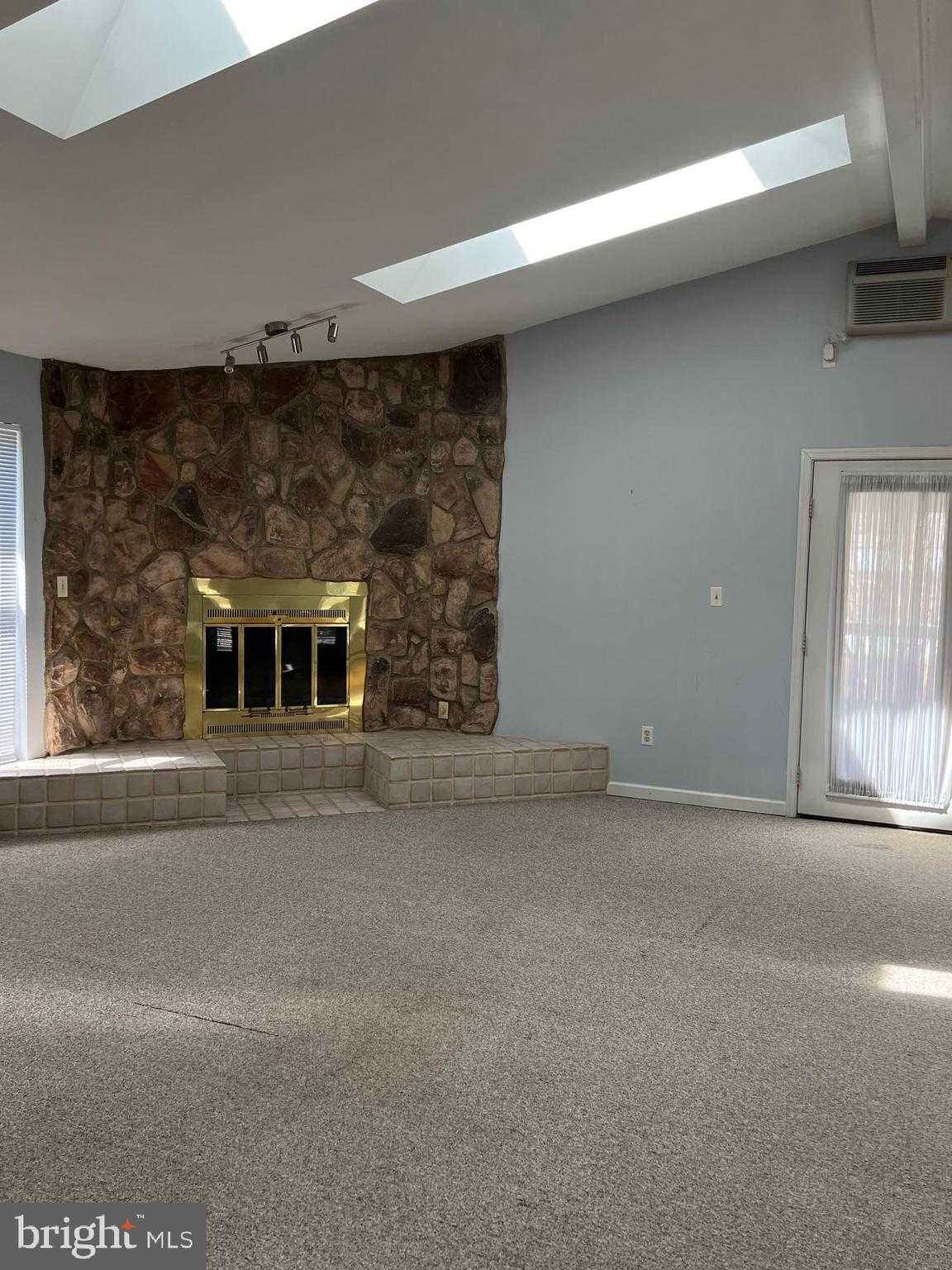 6006 Bedford Ln photo 8