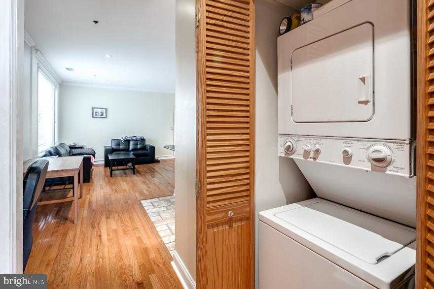 627 N 18th St Apt 208 photo 5