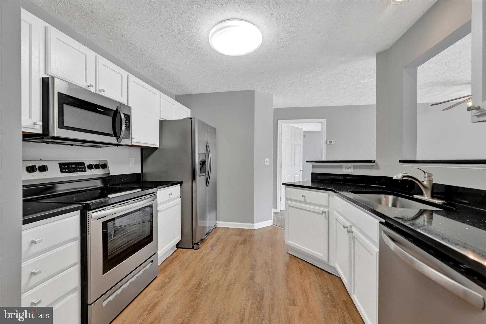 5047 Marchwood CT photo 10