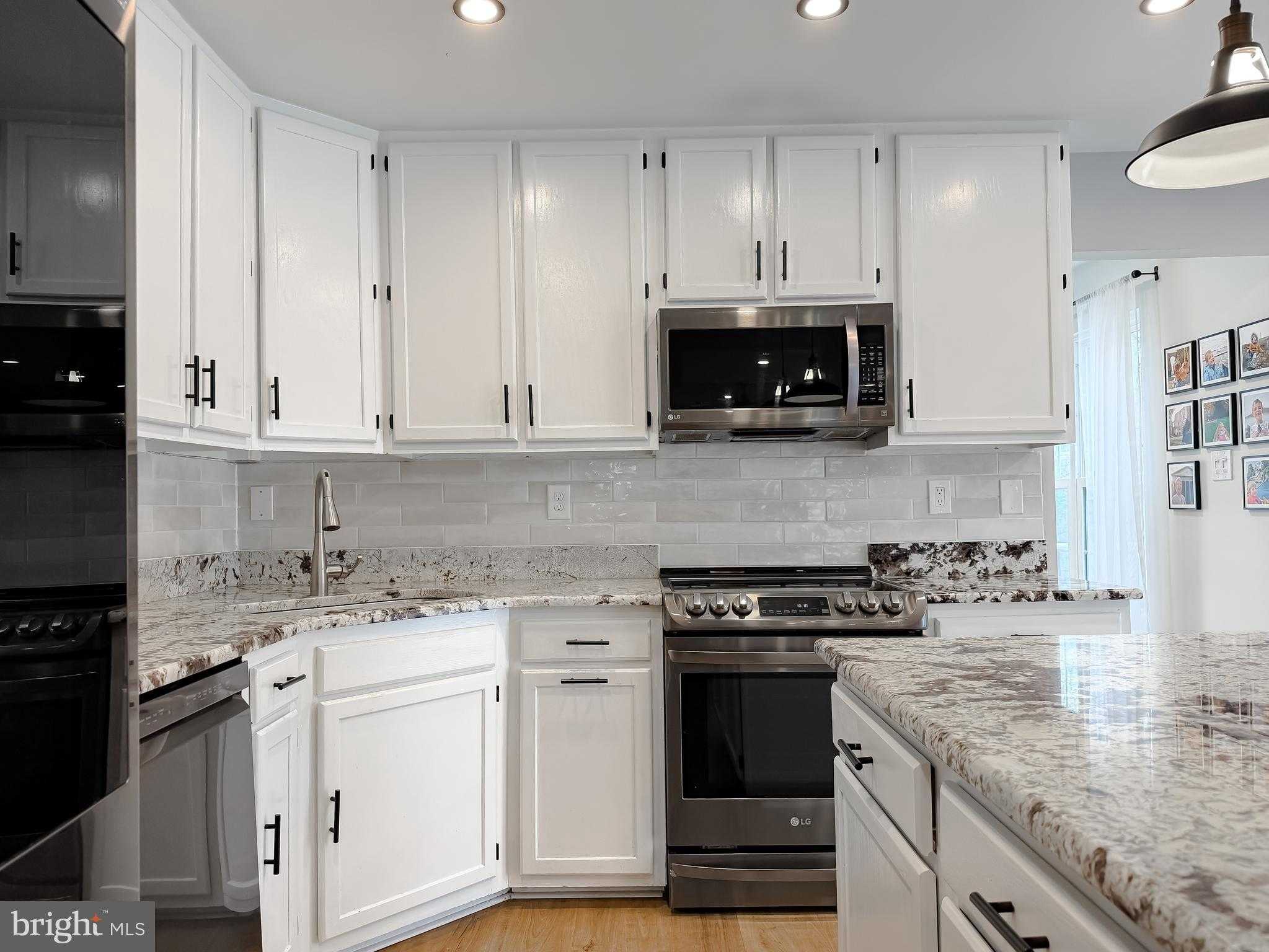 2637 Richfield Ln photo 4