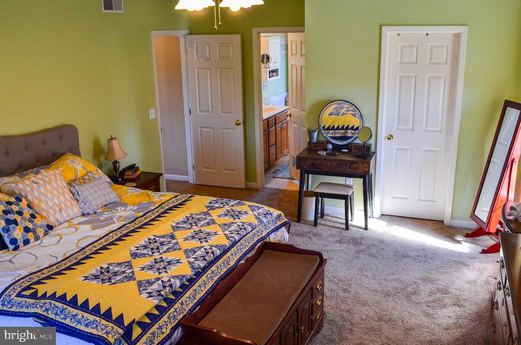 815 Edgeworth CT photo 35