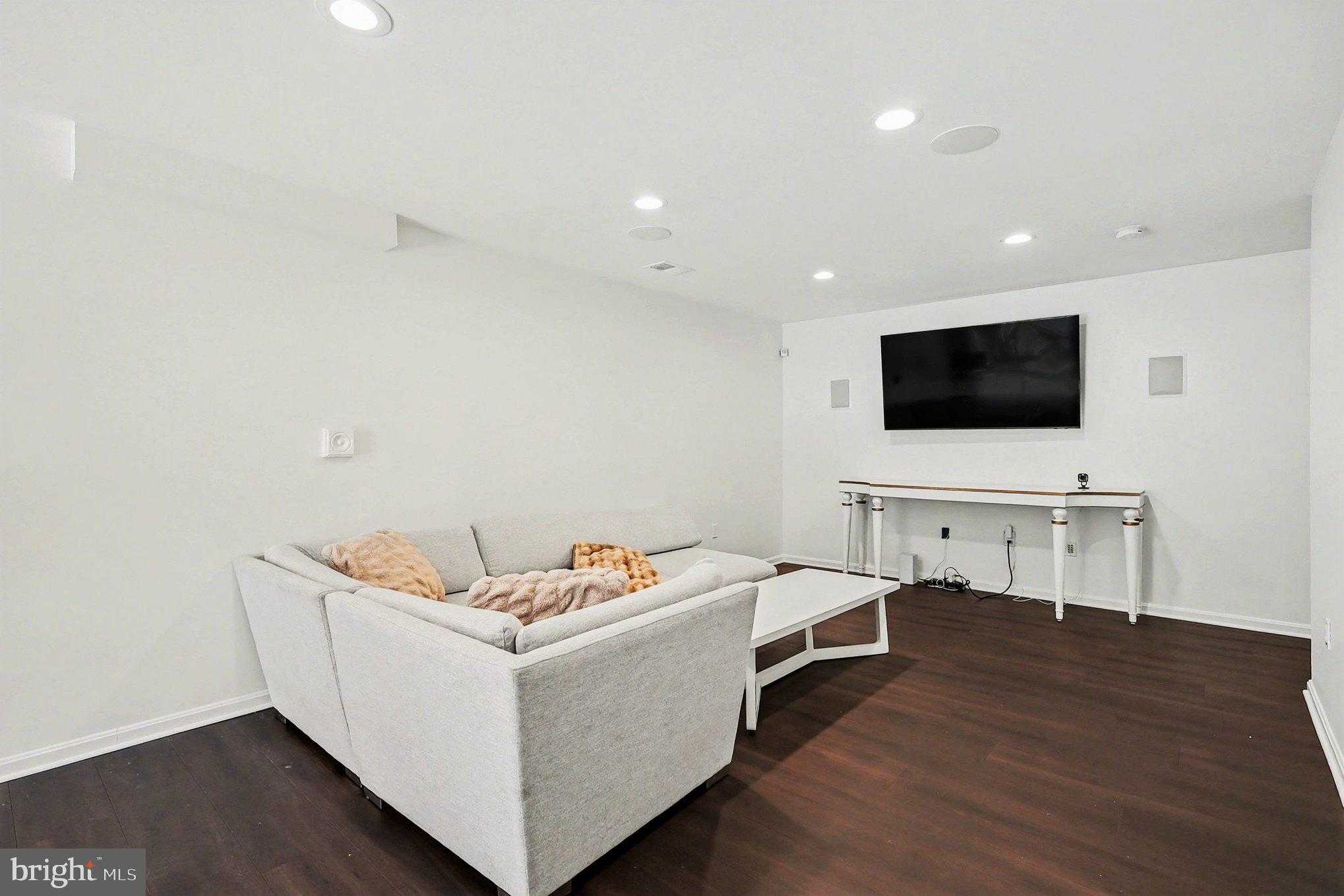 6308 Paddington Ln photo 21