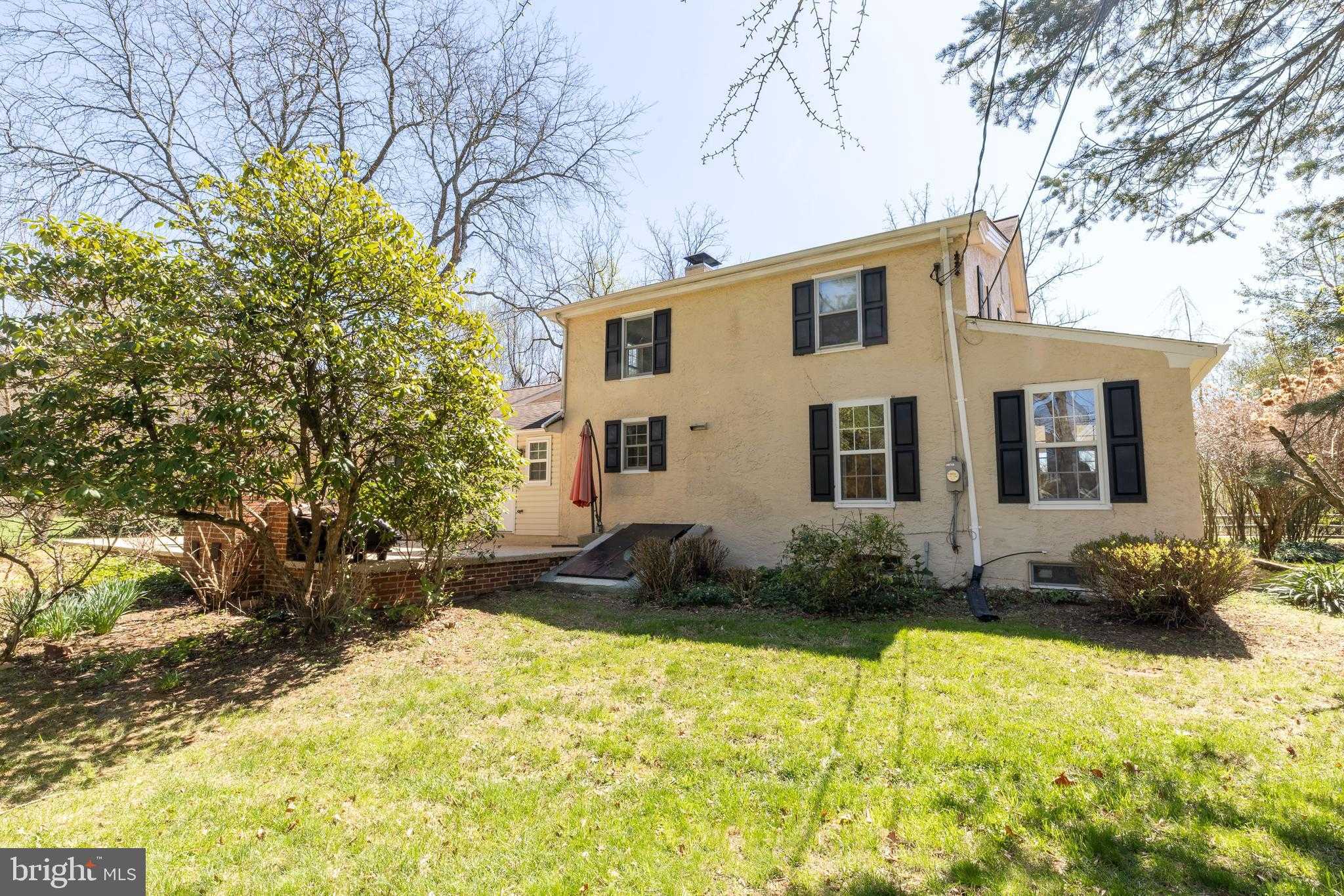 28 Seminary Rd photo 37