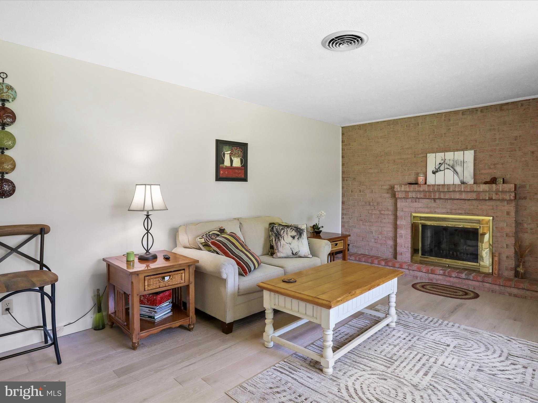 103 Myriah Dr photo 3