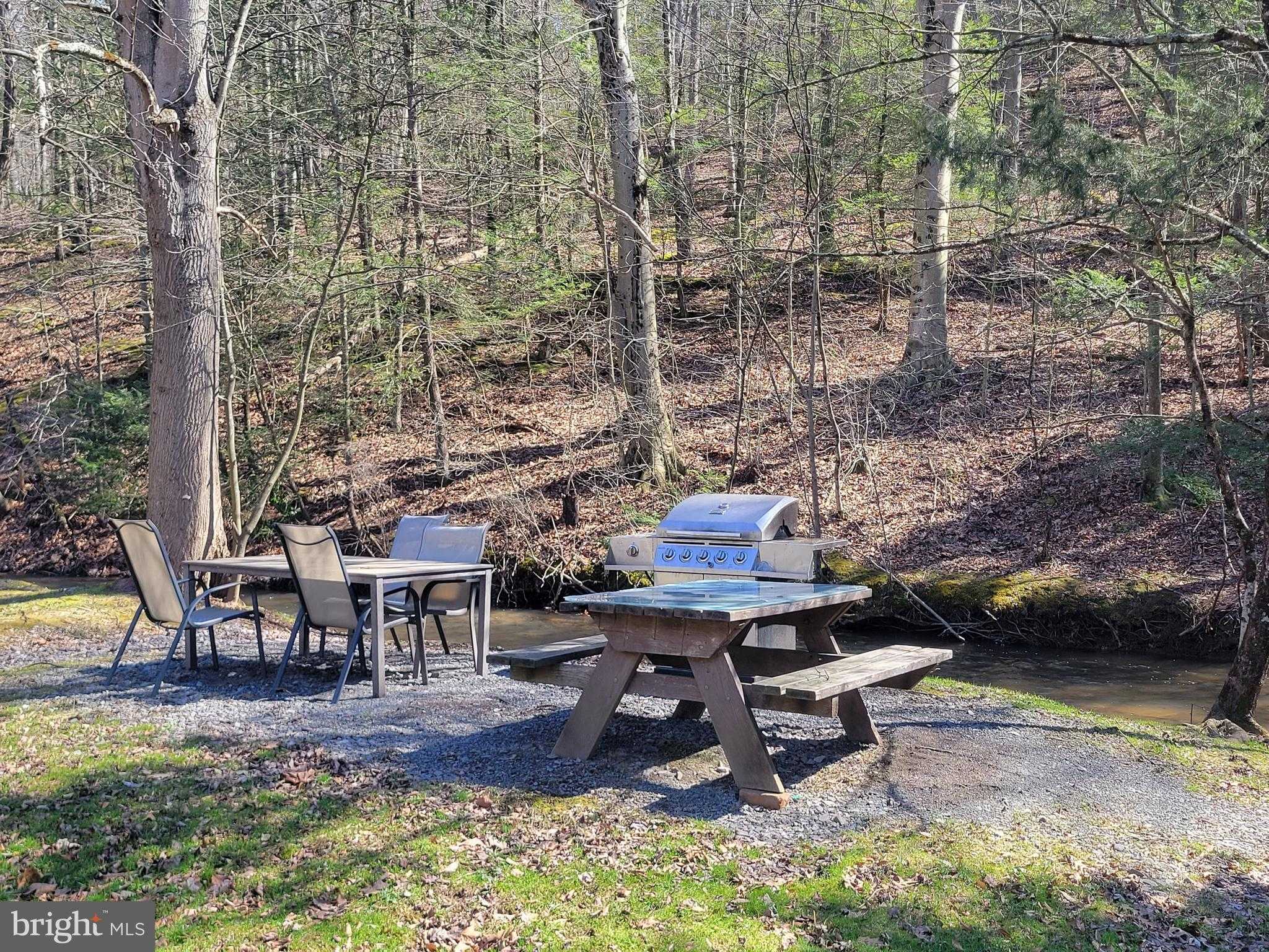 207 Tourist Park Rd photo 2