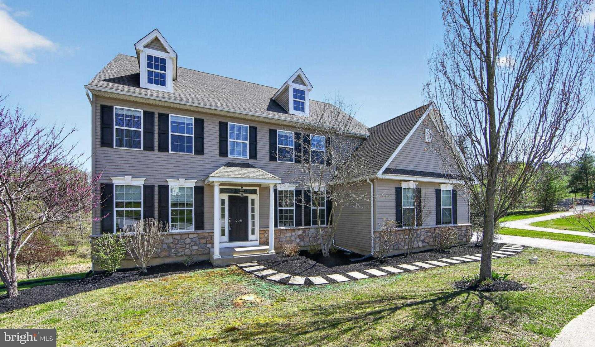 208 Liberty Cir, Coatesville